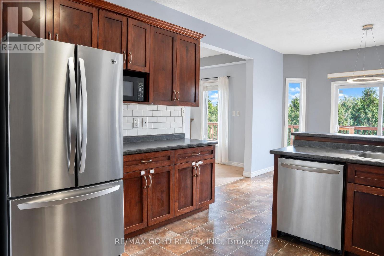 31 Melinda Street W, Kitchener, Ontario  N2E 0B8 - Photo 7 - X13855168