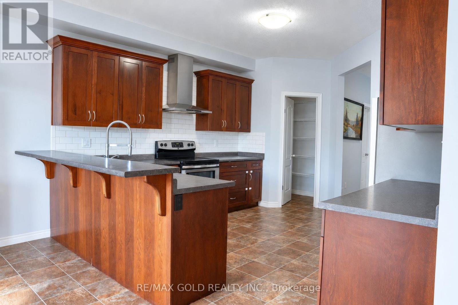 31 Melinda Street W, Kitchener, Ontario  N2E 0B8 - Photo 8 - X13855168