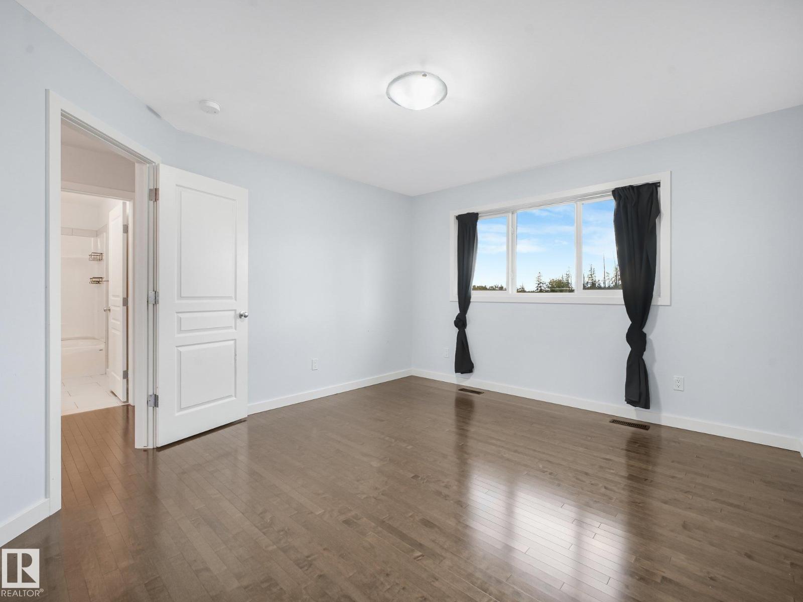 458 MACEWAN RD SW