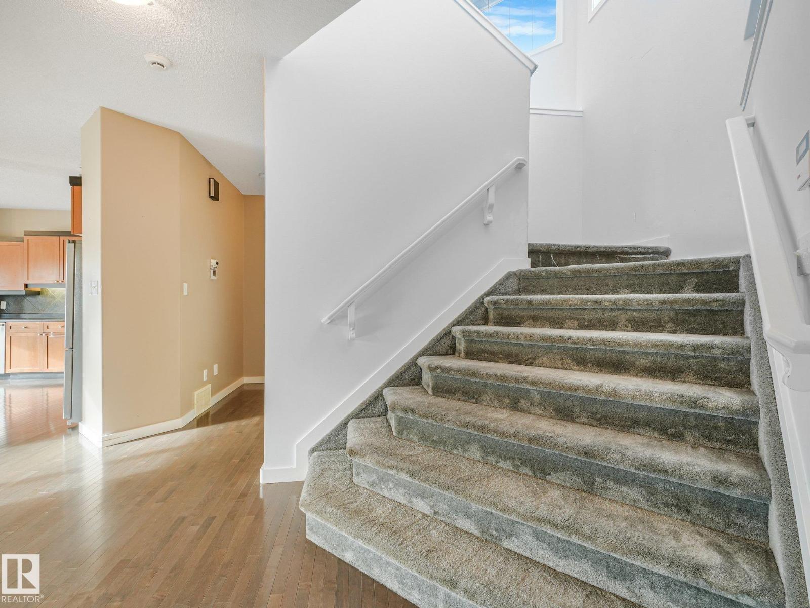 458 MACEWAN RD SW