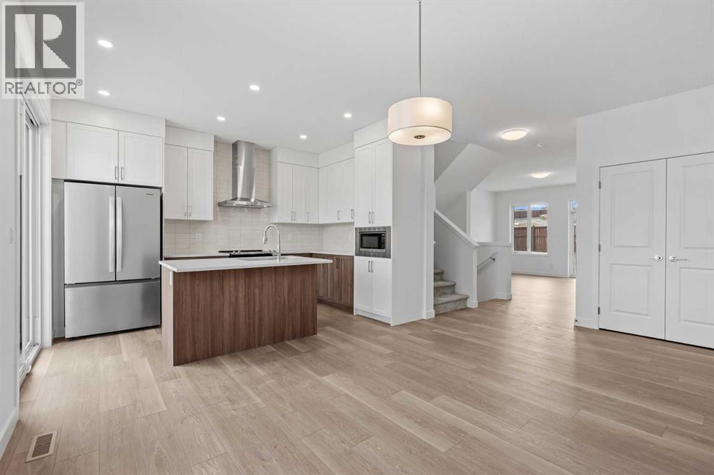 9 Wild Rose Bay SW