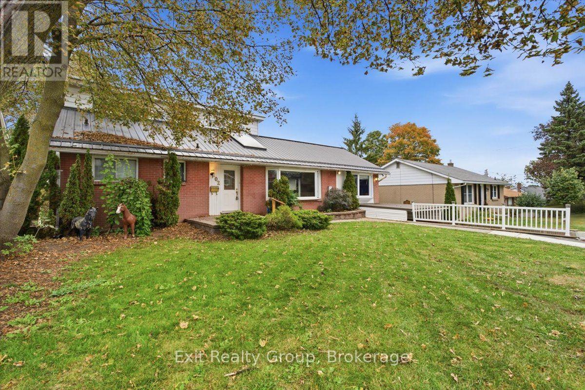 102 Orchard Drive, Belleville, Ontario  K8P 2K7 - Photo 2 - X13855526