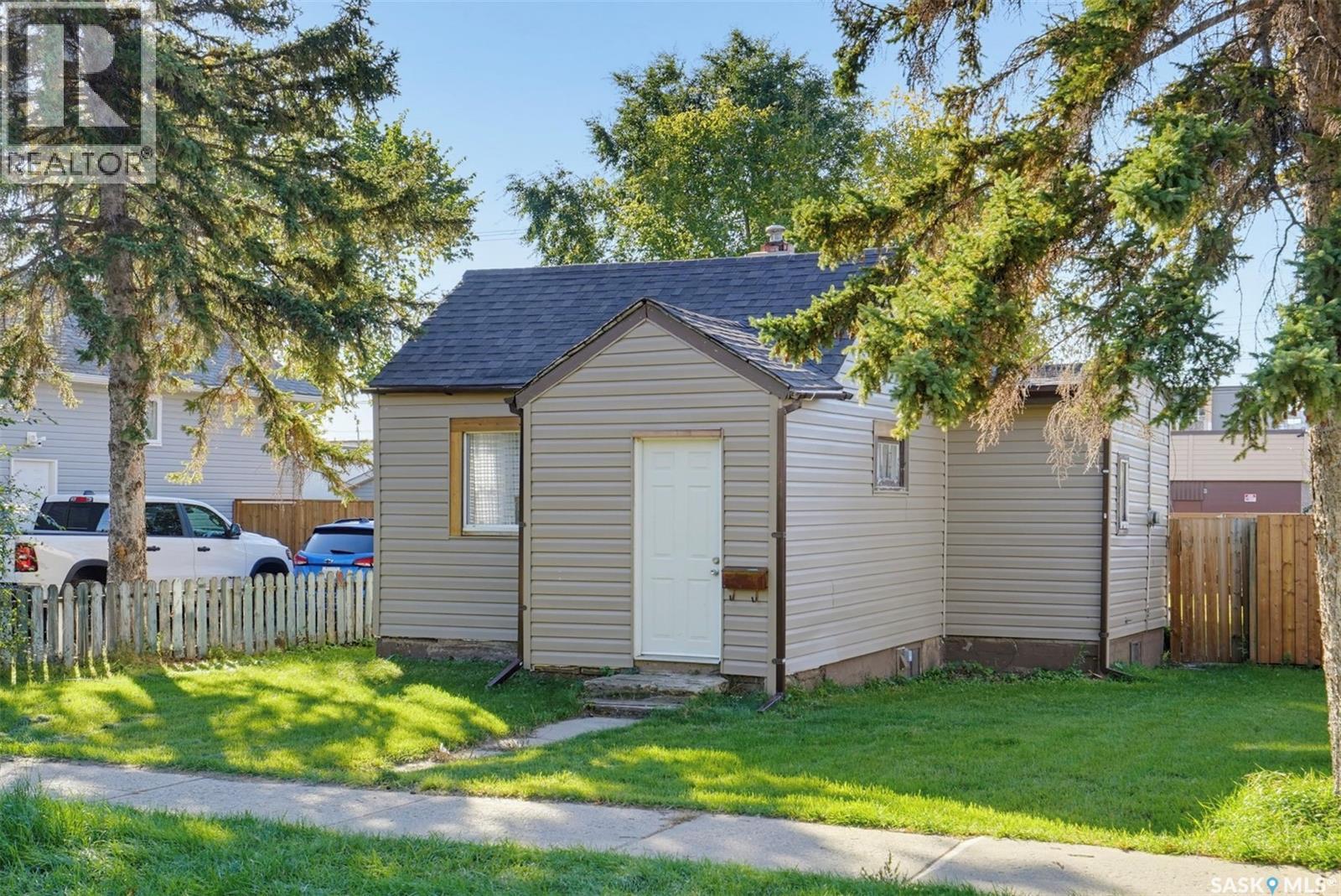 915 23rd STREET W, Saskatoon, Saskatchewan
