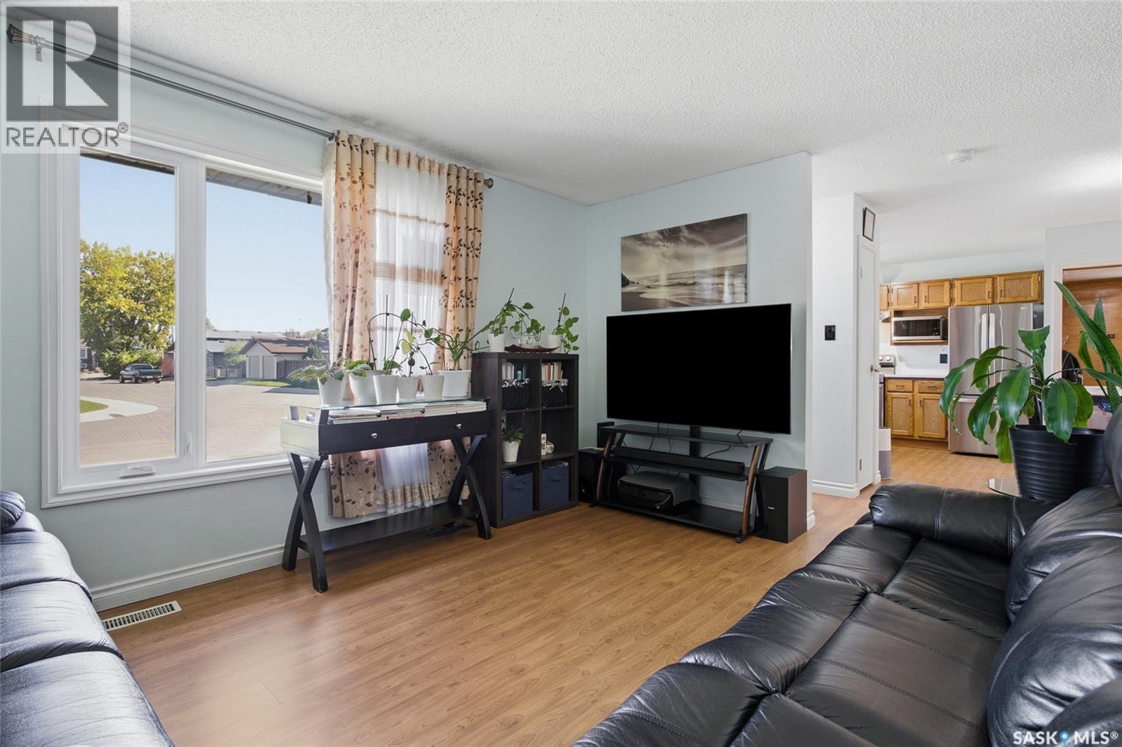 403 Sherry Crescent, Saskatoon, Saskatchewan  S7M 5R9 - Photo 4 - SK050214