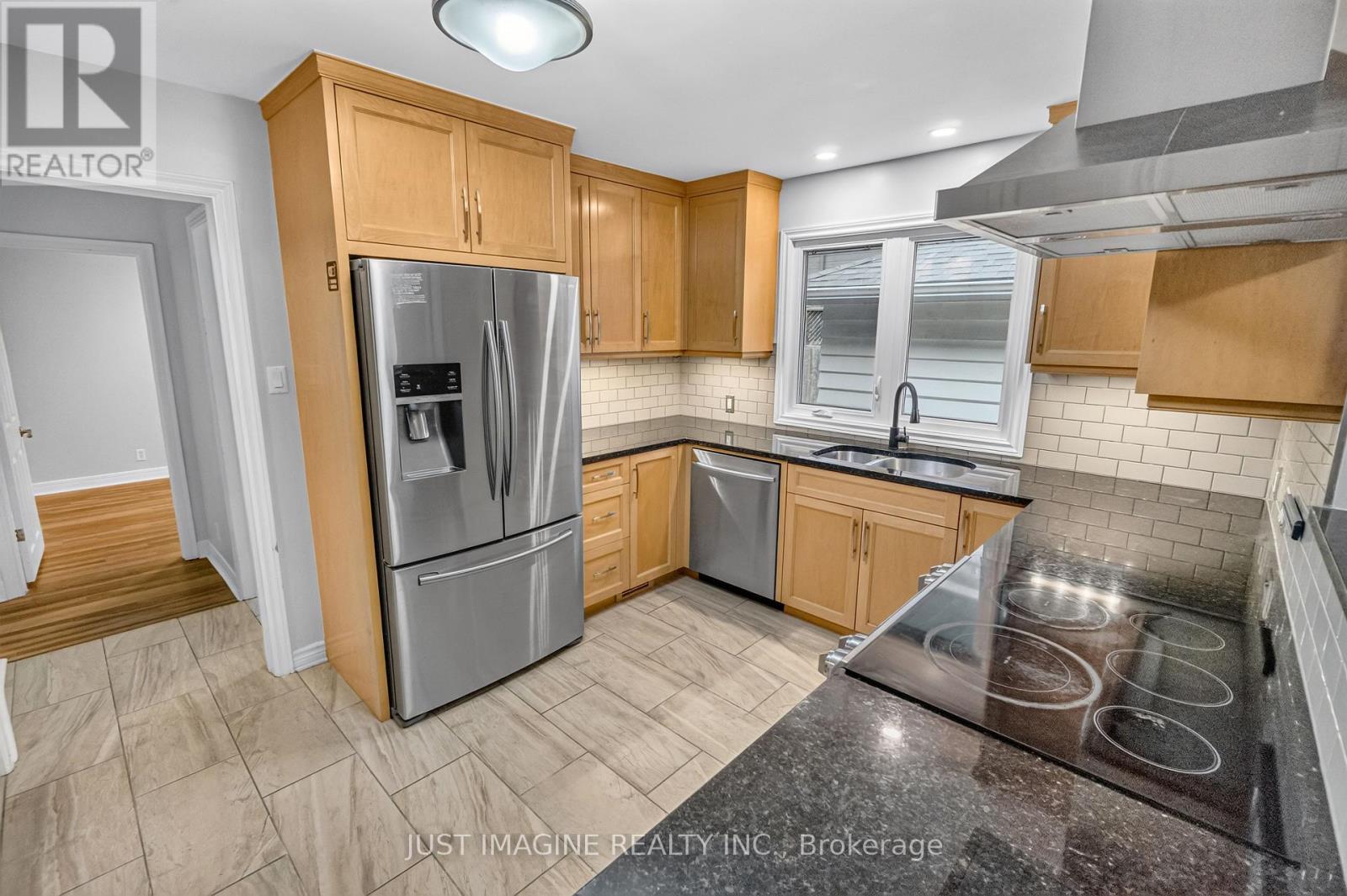 286 Clare Street, Ottawa, Ontario  K1Z 7E4 - Photo 8 - X13855522