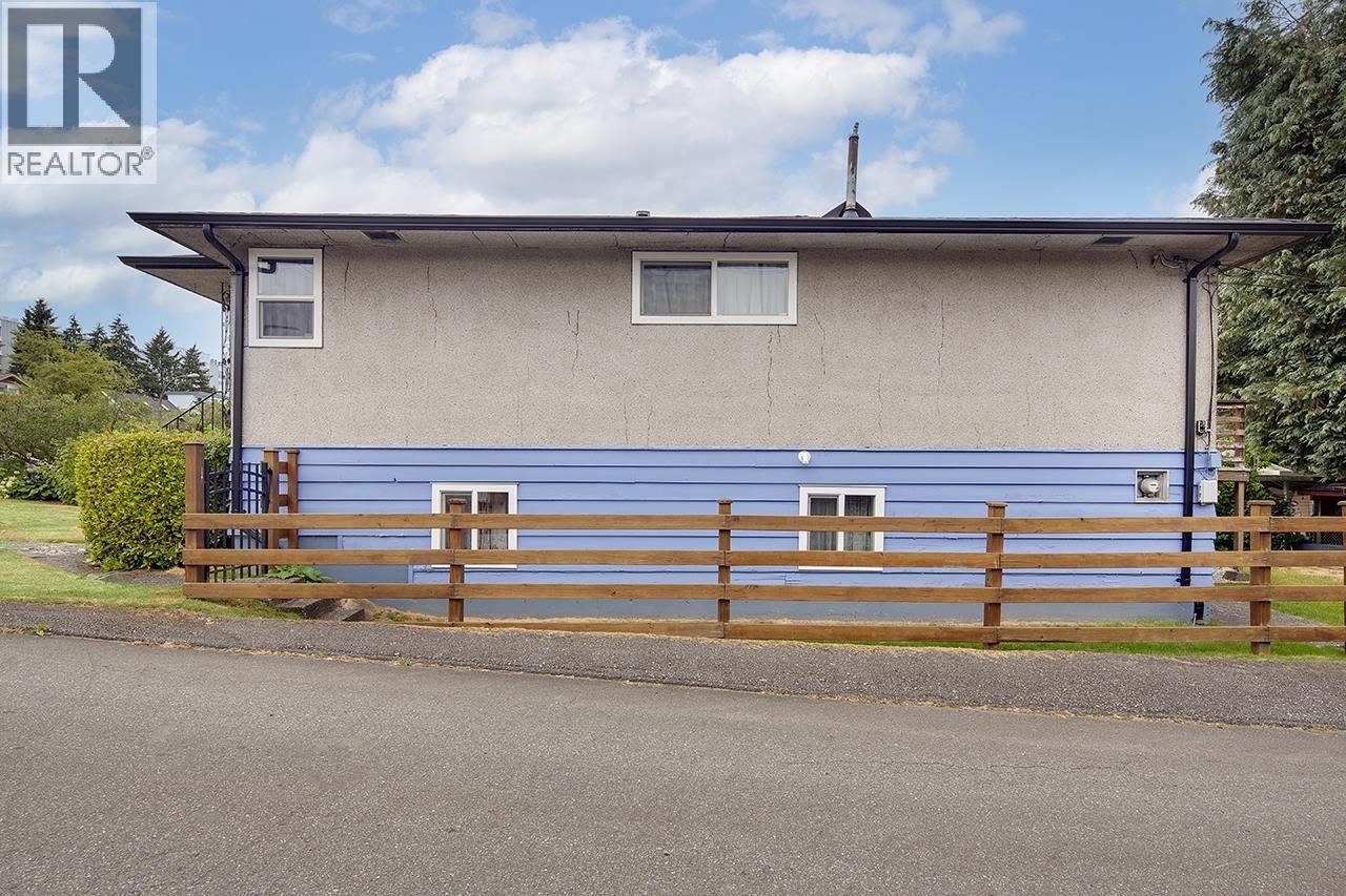 2137 20TH AVENUE Vancouver British Columbia Canada V5N2L4 3
