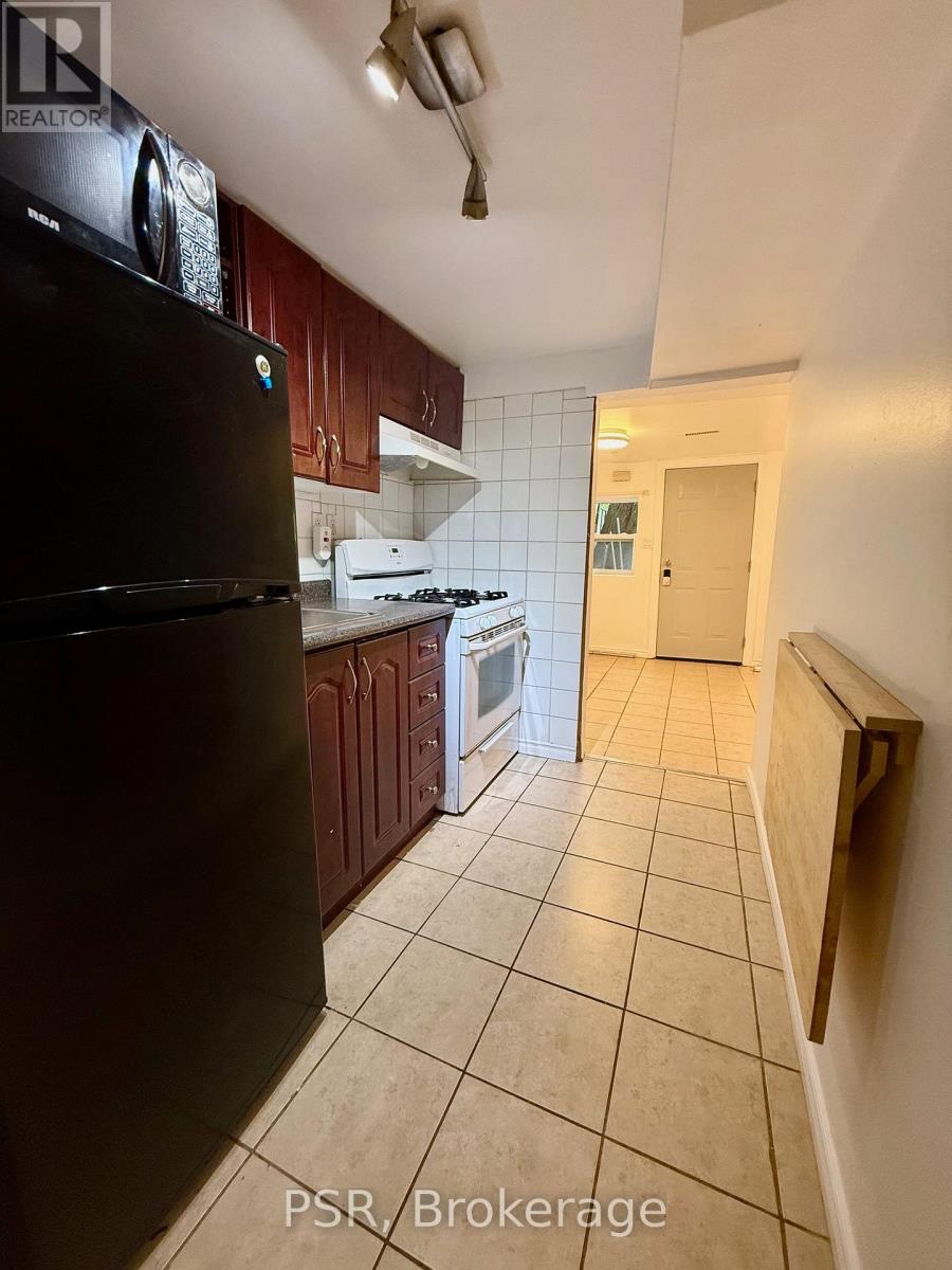 Lower - 191 Coxwell Avenue, Toronto (Woodbine Corridor), Ontario  M4L 3B4 - Photo 4 - E13855598