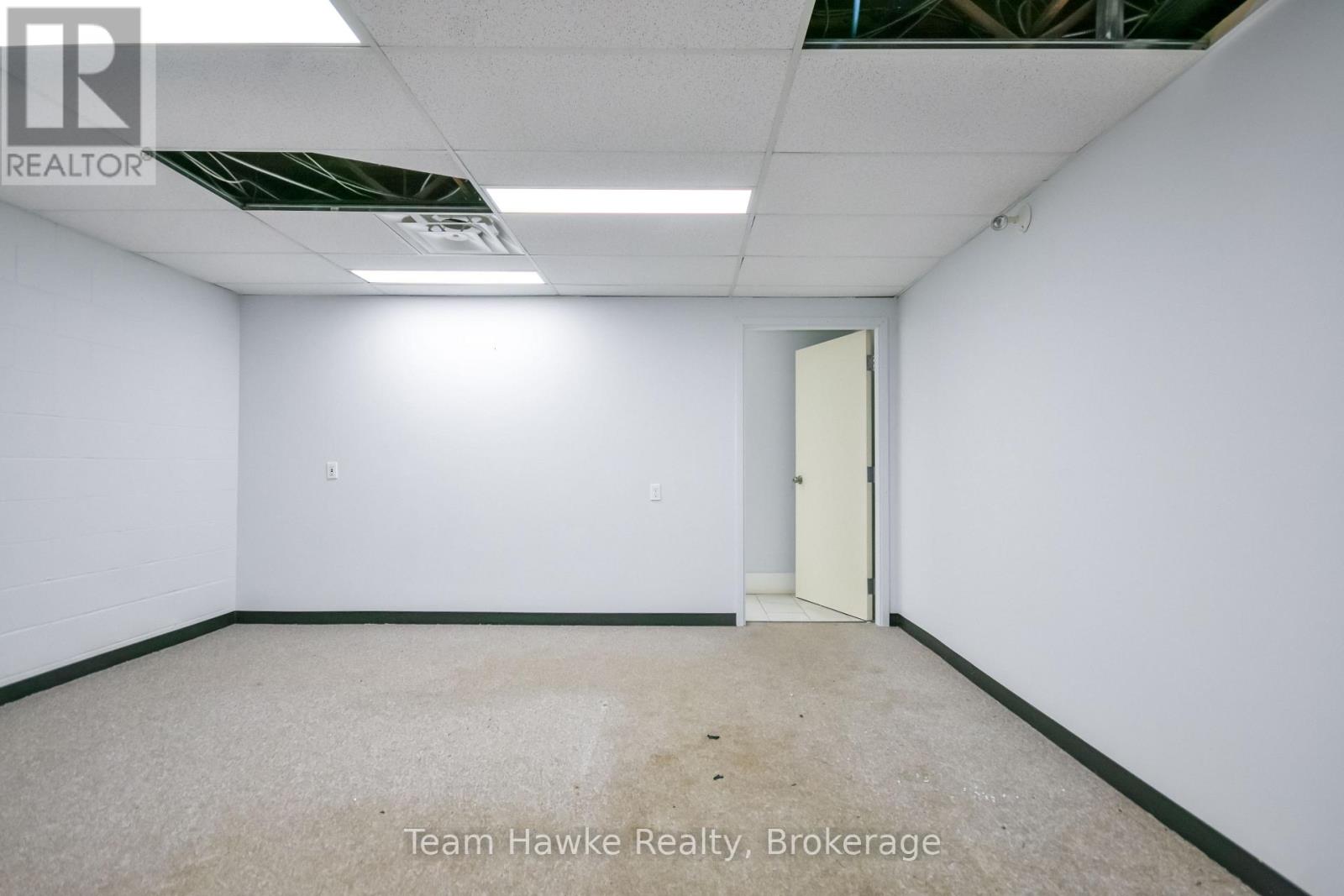 Lower - 9170 County 93 Road, Midland, Ontario  L4R 4K4 - Photo 6 - S13855496