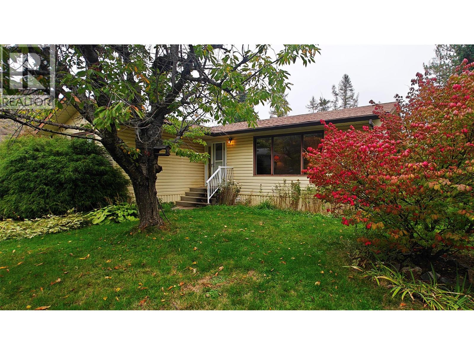 610 7th Avenue, Montrose, British Columbia