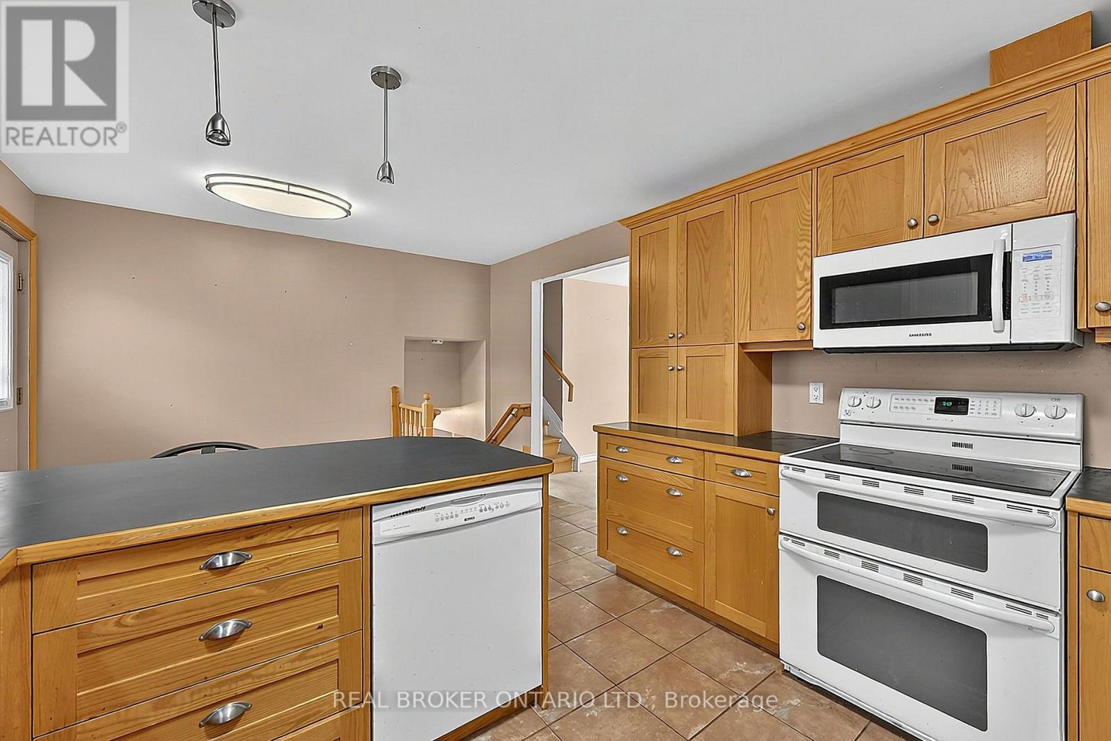 36 Dutch Settlers Court, East Gwillimbury, Ontario  L9N 1M2 - Photo 10 - N13855534