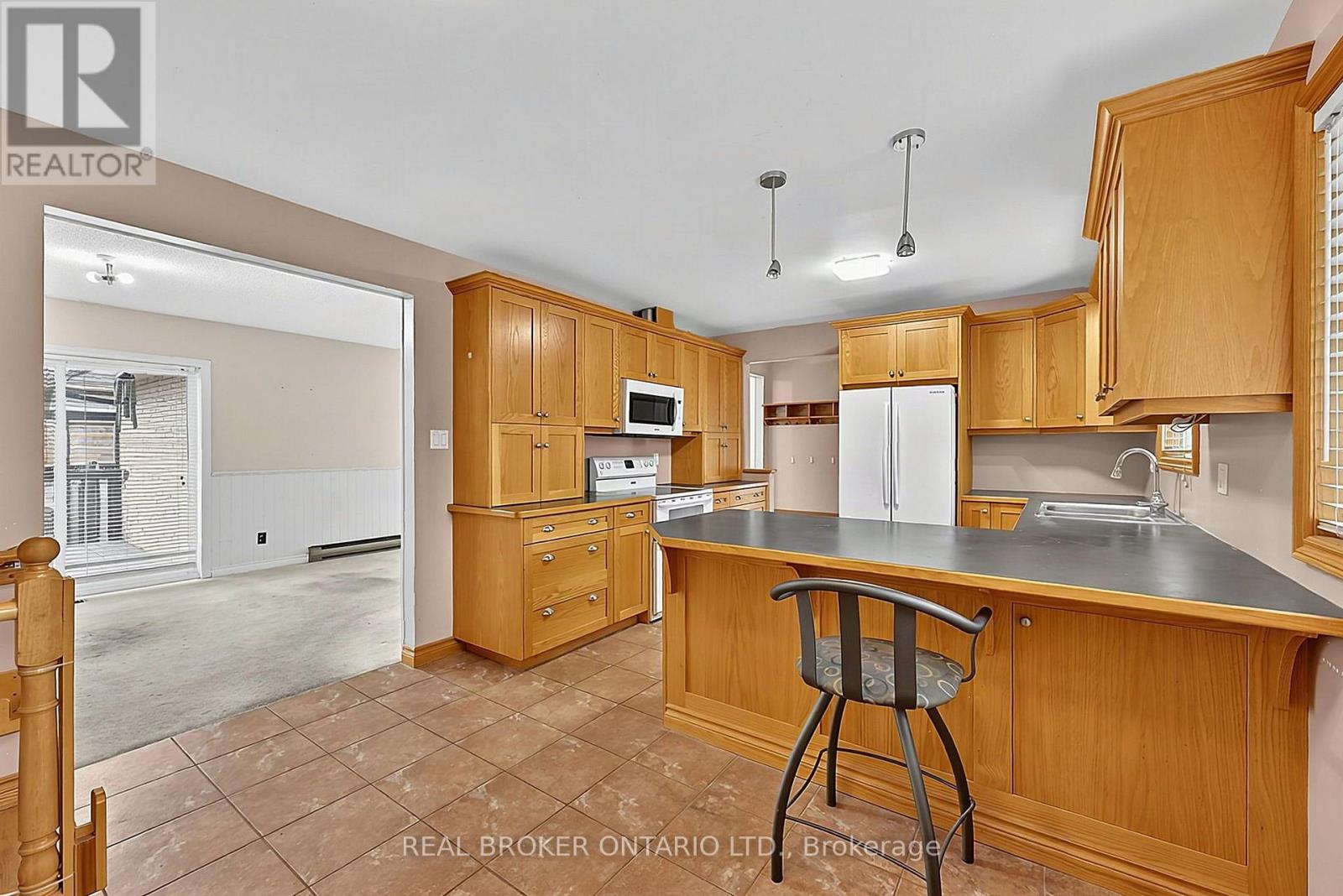 36 Dutch Settlers Court, East Gwillimbury, Ontario  L9N 1M2 - Photo 11 - N13855534