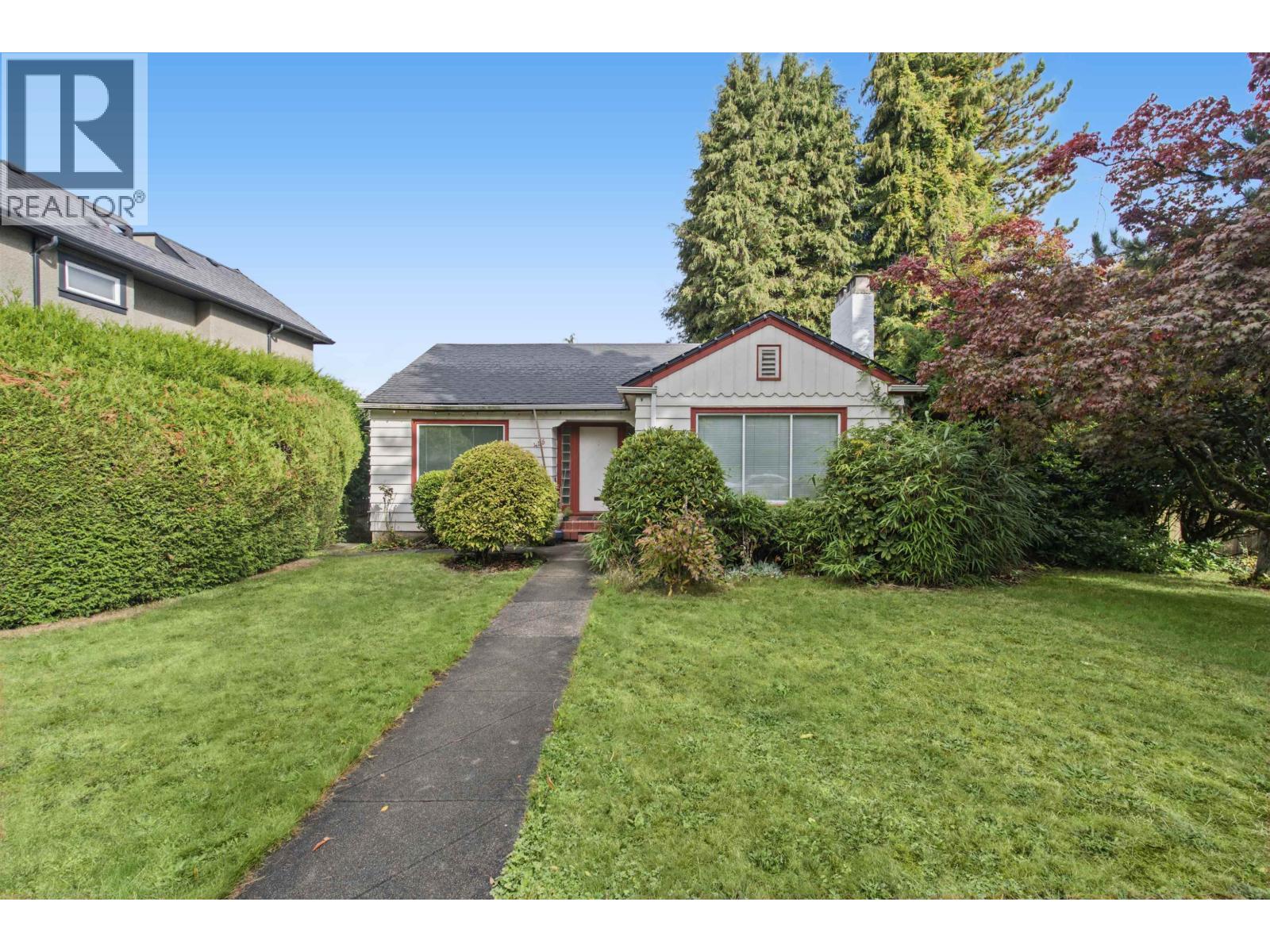 455 W 29TH AVENUE