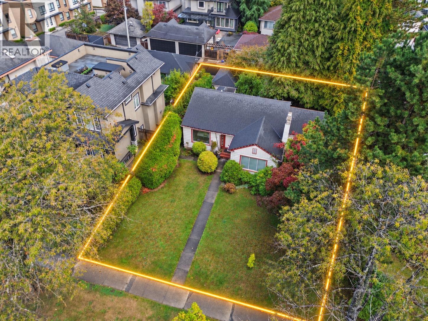 455 W 29TH AVENUE