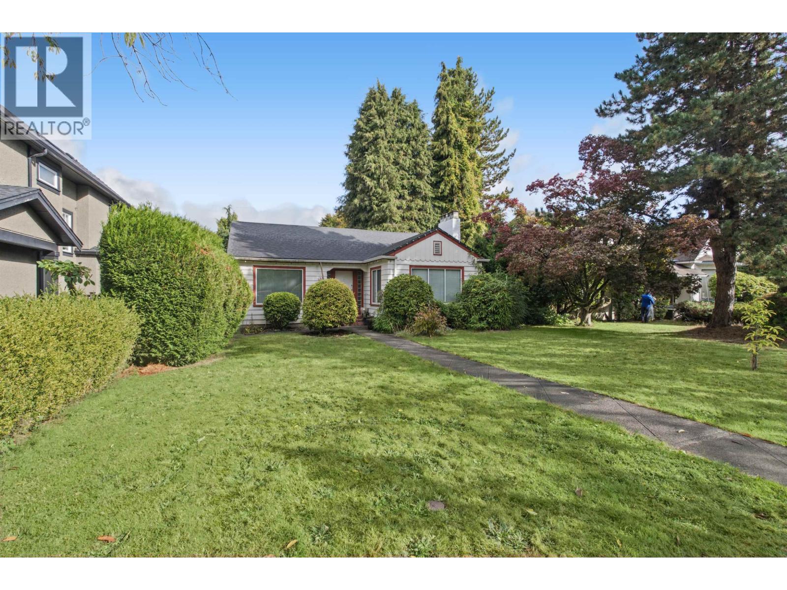 455 W 29TH AVENUE