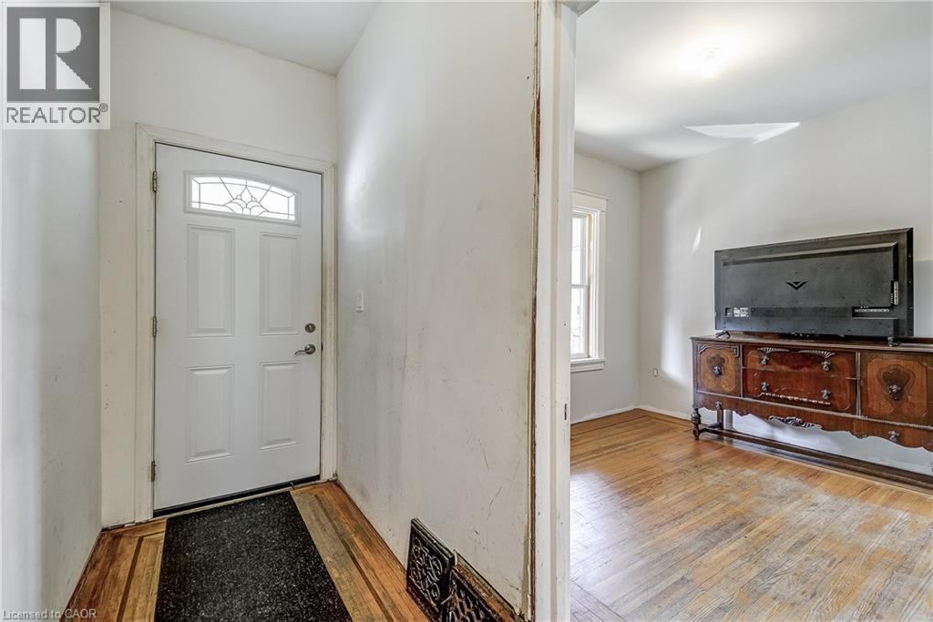 11 Elm Street, Hamilton, Ontario  L8M 1Y2 - Photo 5 - 40868507