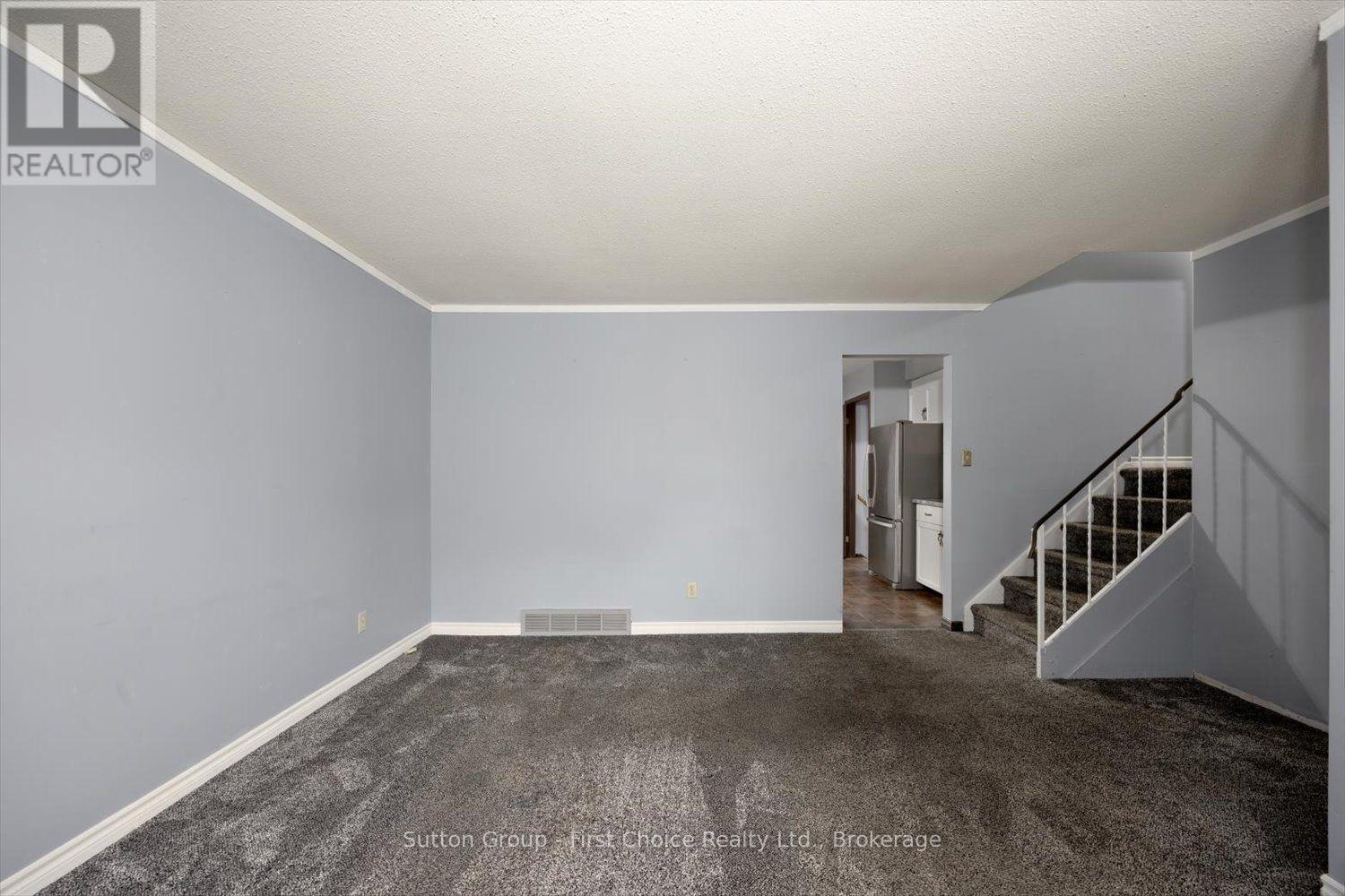 8 Sargint Street, Stratford, Ontario  N5A 7E3 - Photo 11 - X13855610
