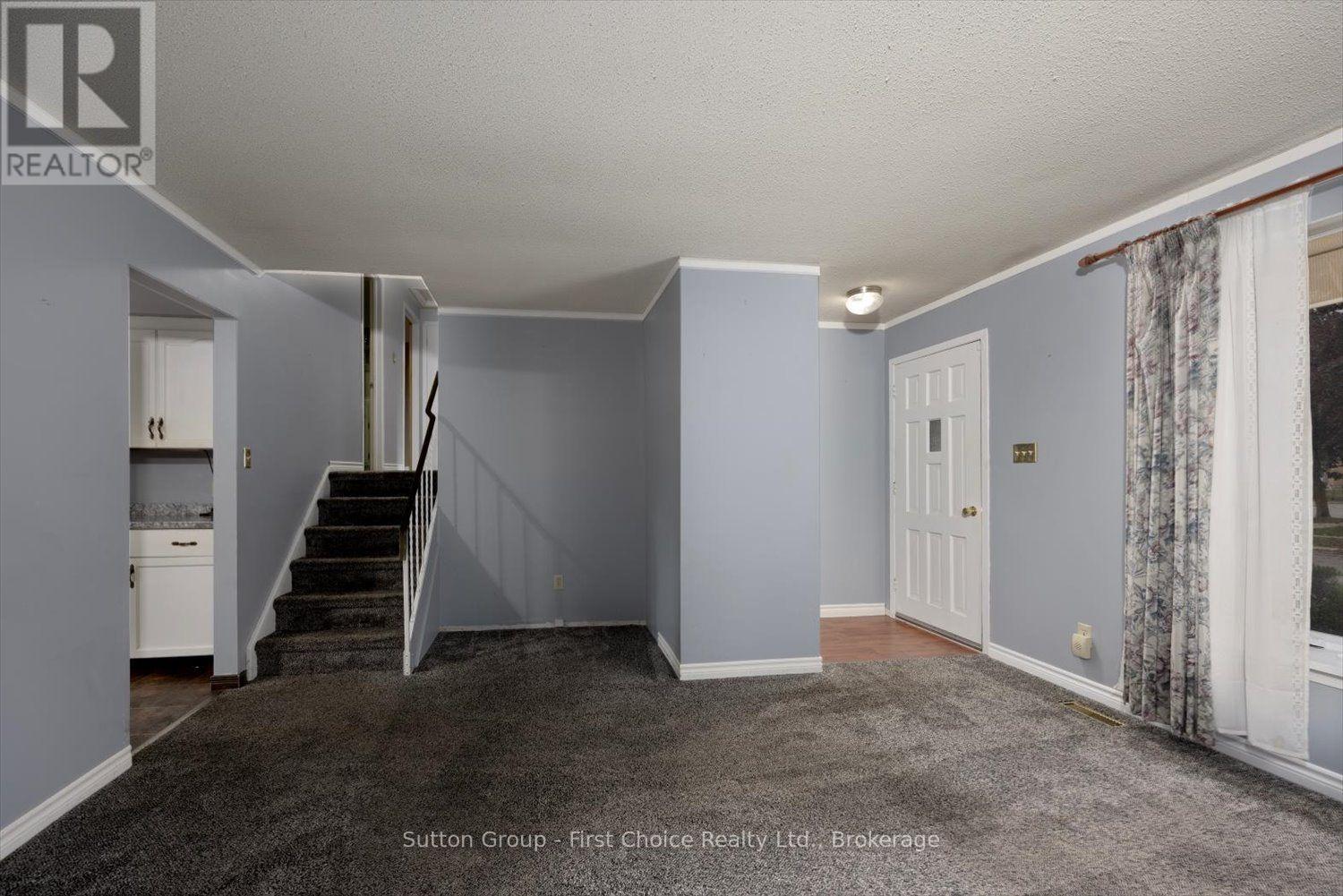 8 Sargint Street, Stratford, Ontario  N5A 7E3 - Photo 12 - X13855610