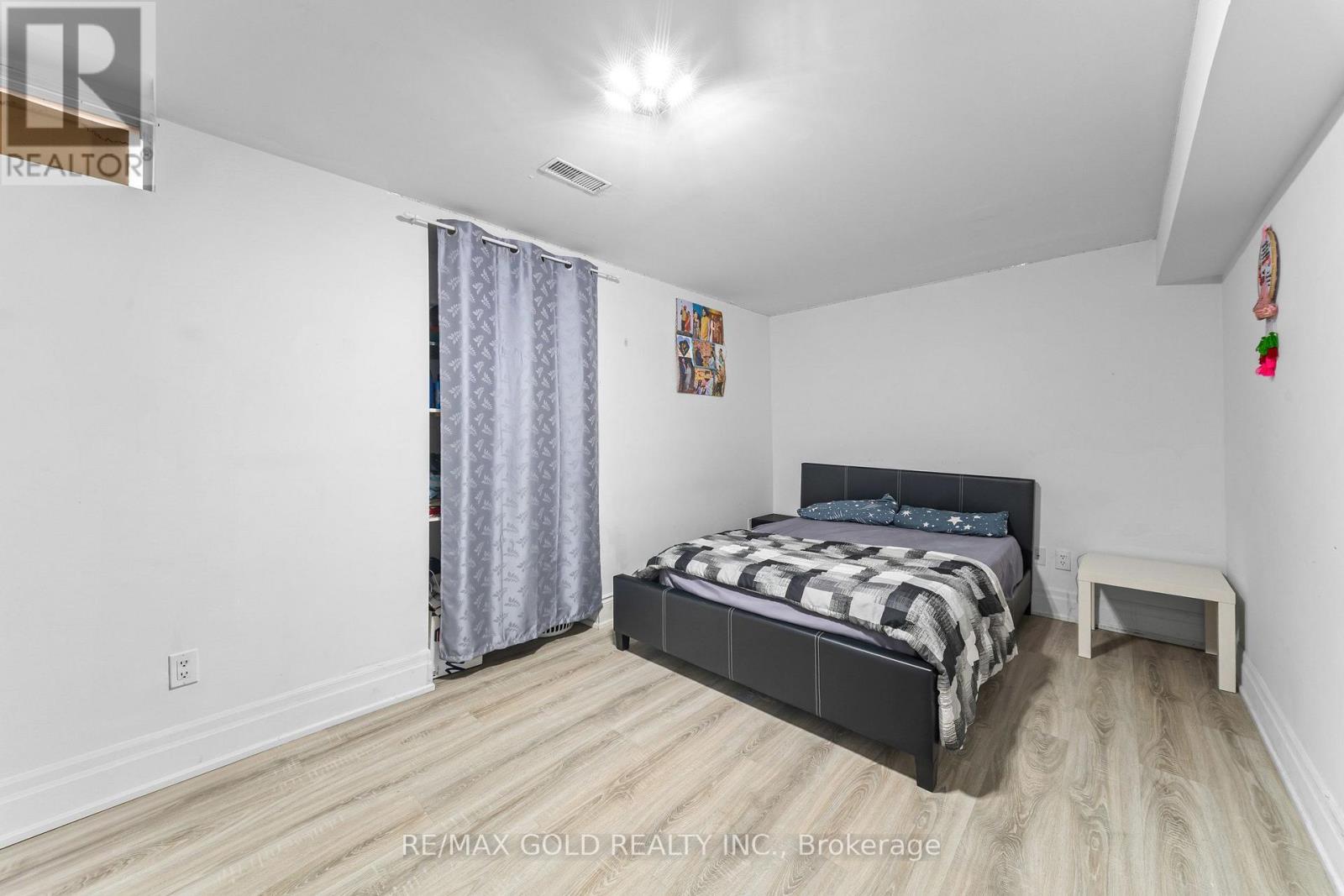 16 Regis Circle, Brampton, Ontario  L6P 1Y8 - Photo 29 - W13855544