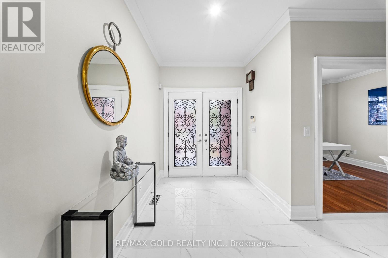 16 Regis Circle, Brampton, Ontario  L6P 1Y8 - Photo 3 - W13855544