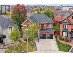 16 REGIS CIRCLE, Brampton, Ontario