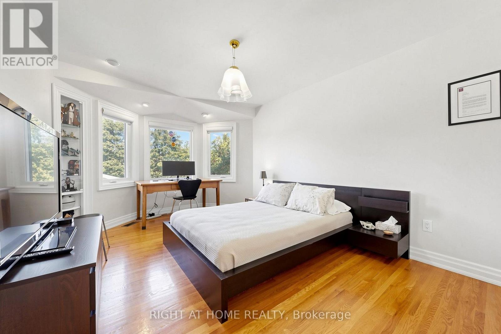 4 Grovetree Road, Toronto, Ontario  M9V 2Y2 - Photo 25 - W13836574