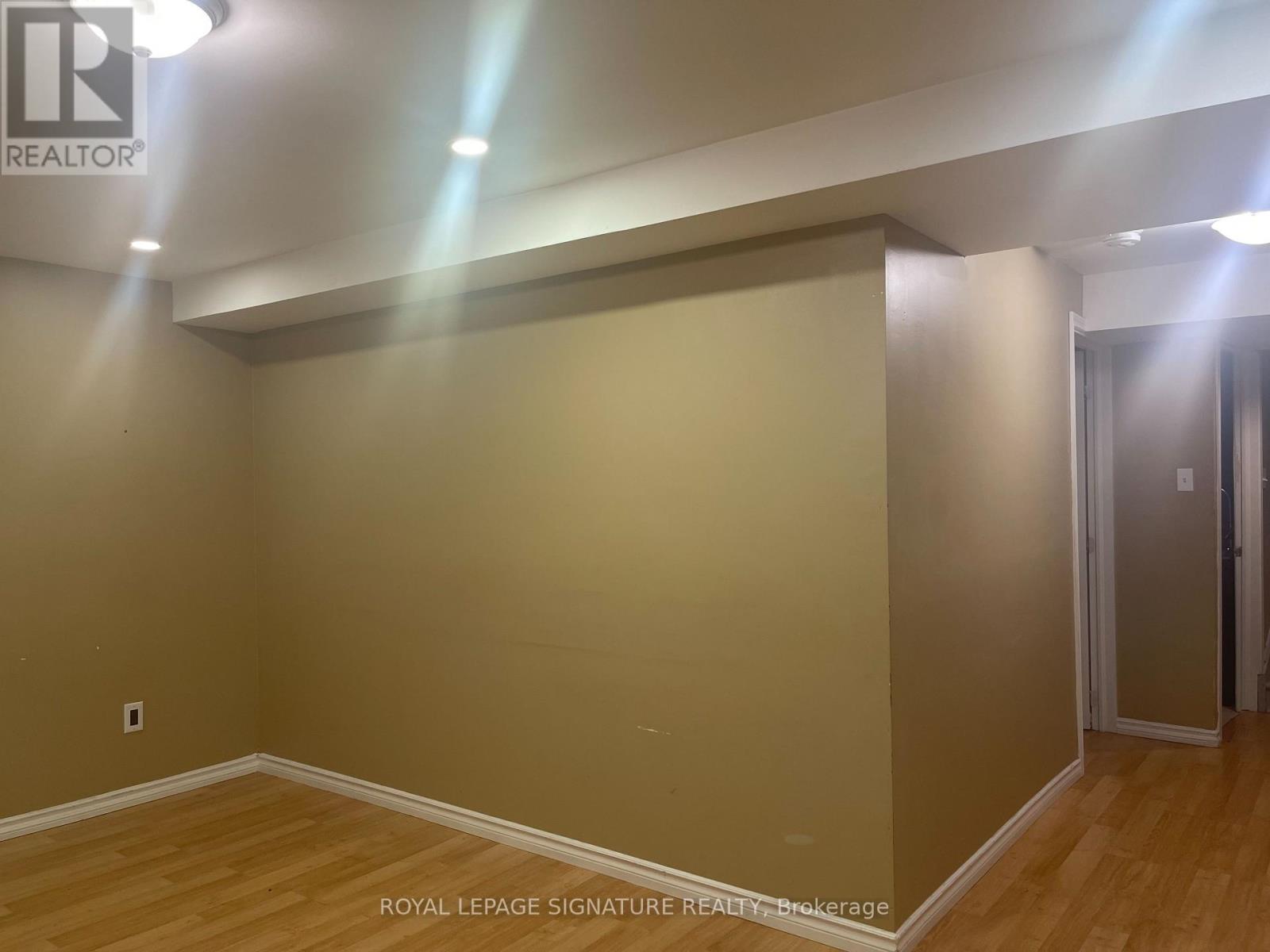 37 Whiteface Crescent, Brampton, Ontario  L6X 4X3 - Photo 5 - W13756804