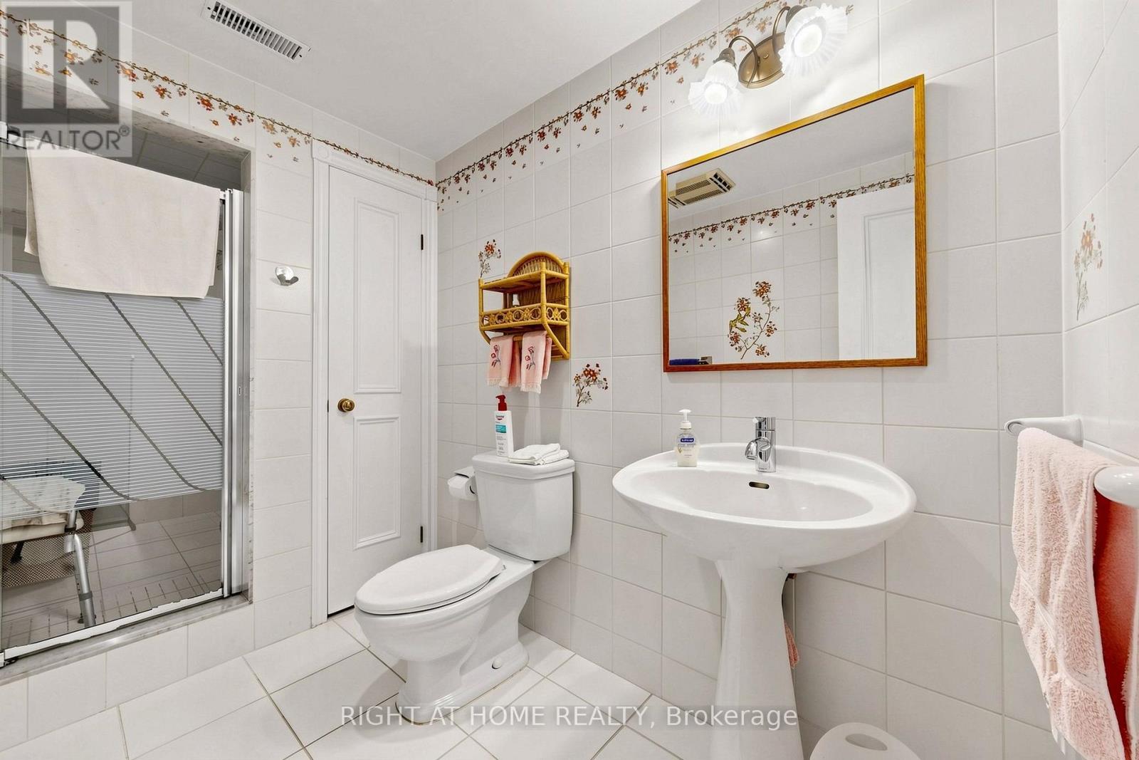 4 Grovetree Road, Toronto, Ontario  M9V 2Y2 - Photo 39 - W13836574