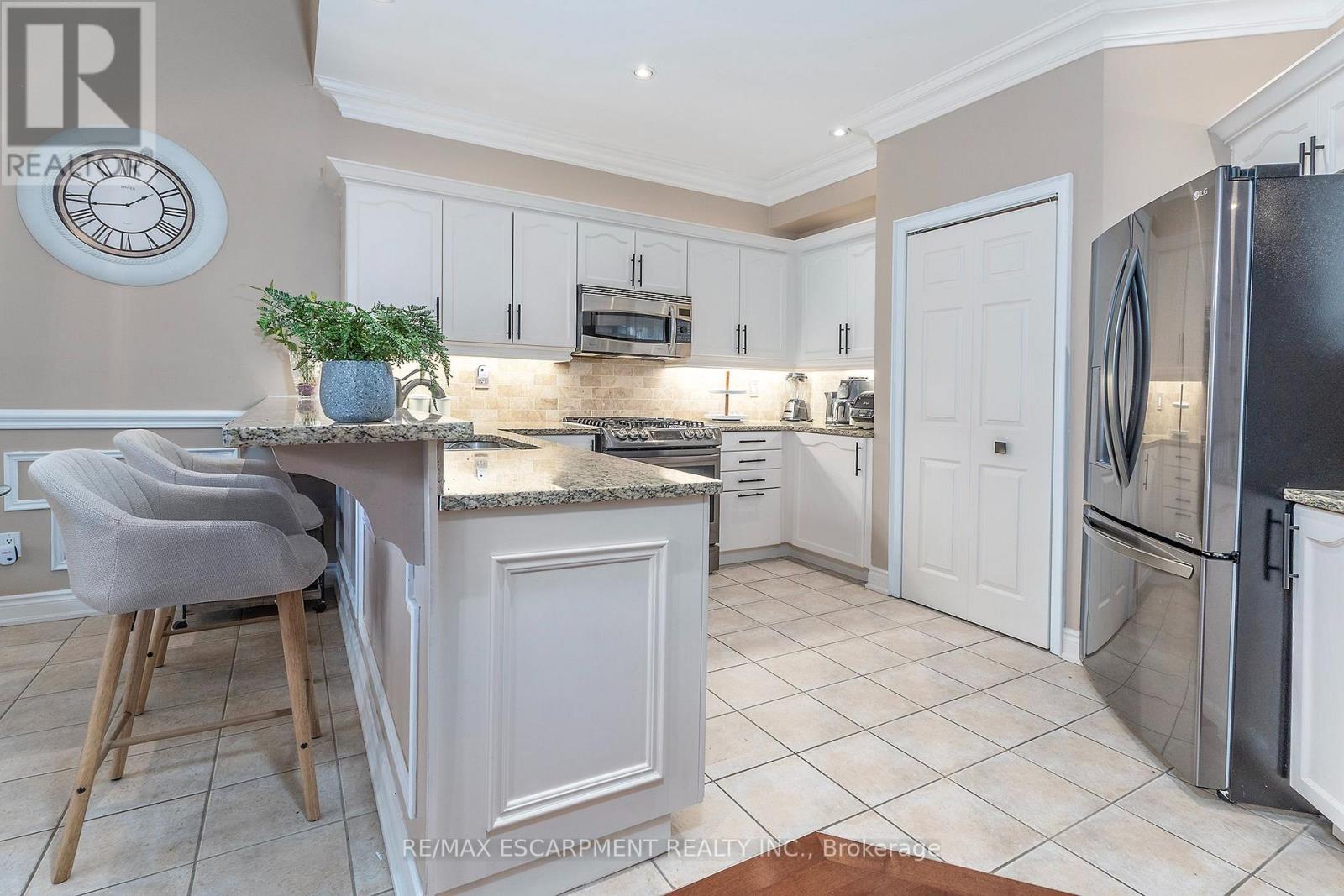 151 Moore Crescent, Hamilton, Ontario  L9G 4Z9 - Photo 9 - X13769478