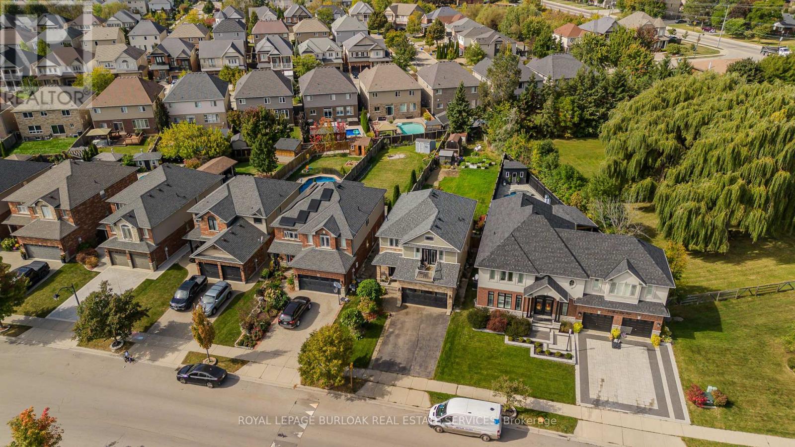 32 Great Oak Trail, Hamilton (Binbrook), Ontario  L0R 1C0 - Photo 2 - X13855564