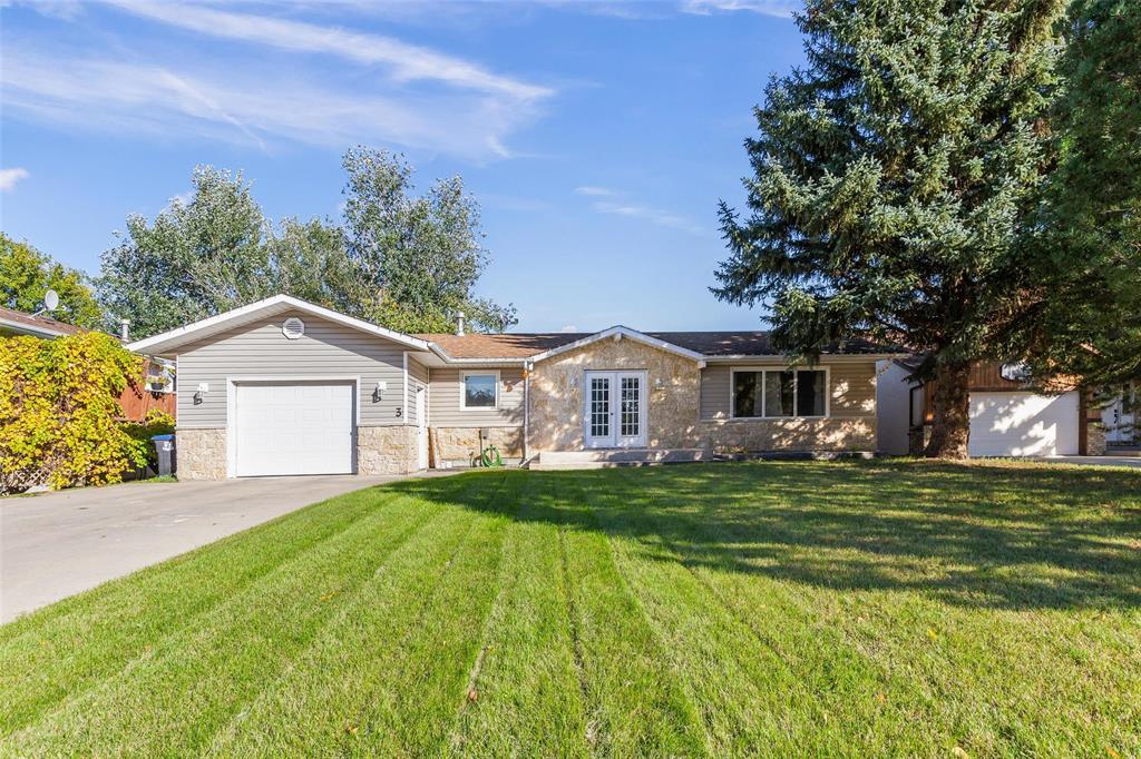 3 South Park Drive, Steinbach, Manitoba R5G 2E8 - Photo 1 - 202624734