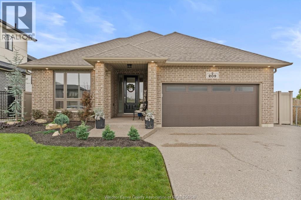 209 MULLEN CRESCENT, Amherstburg, Ontario
