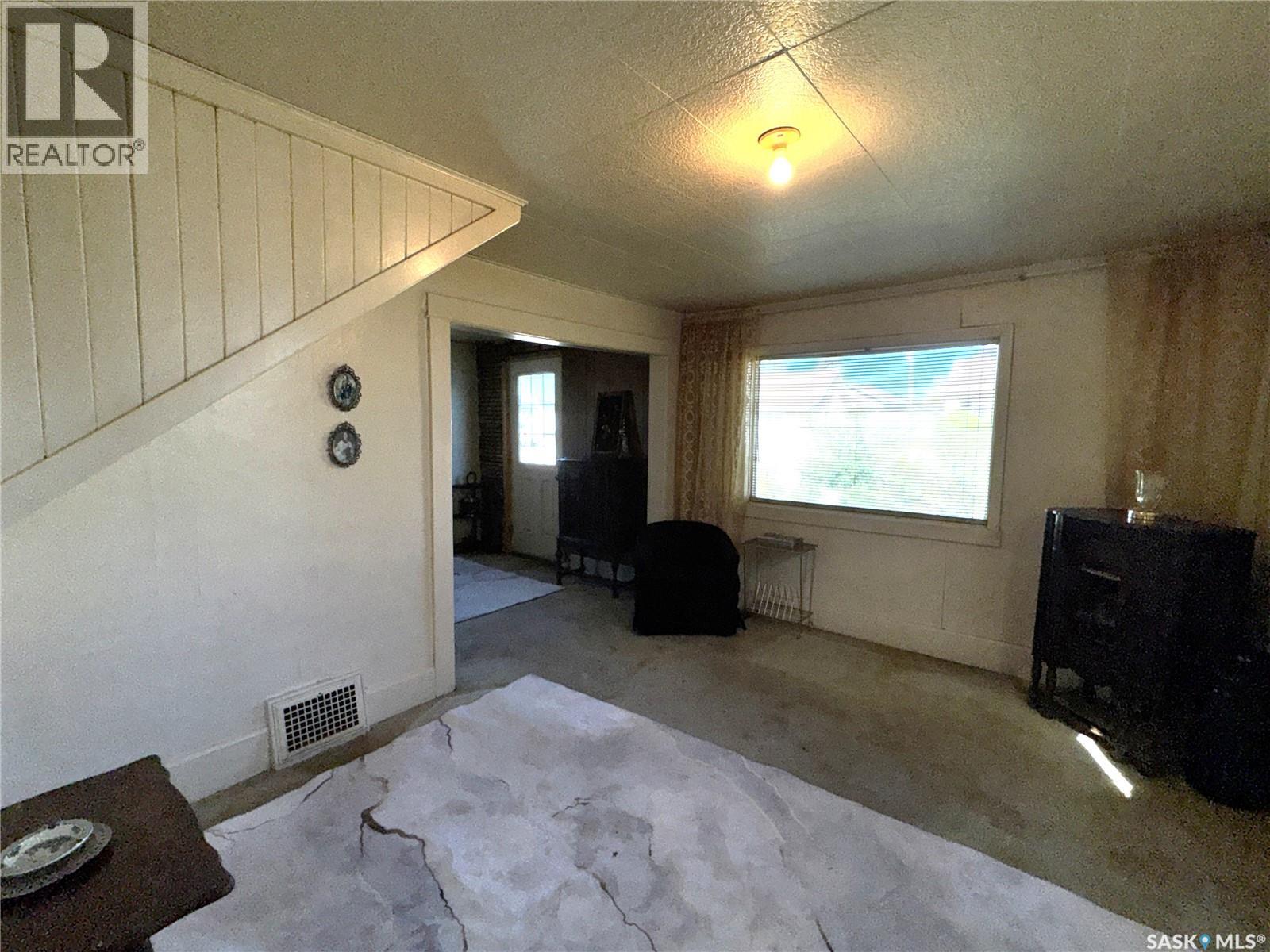 414 4th Avenue E, Biggar, Saskatchewan  S0K 0M0 - Photo 10 - SK050163