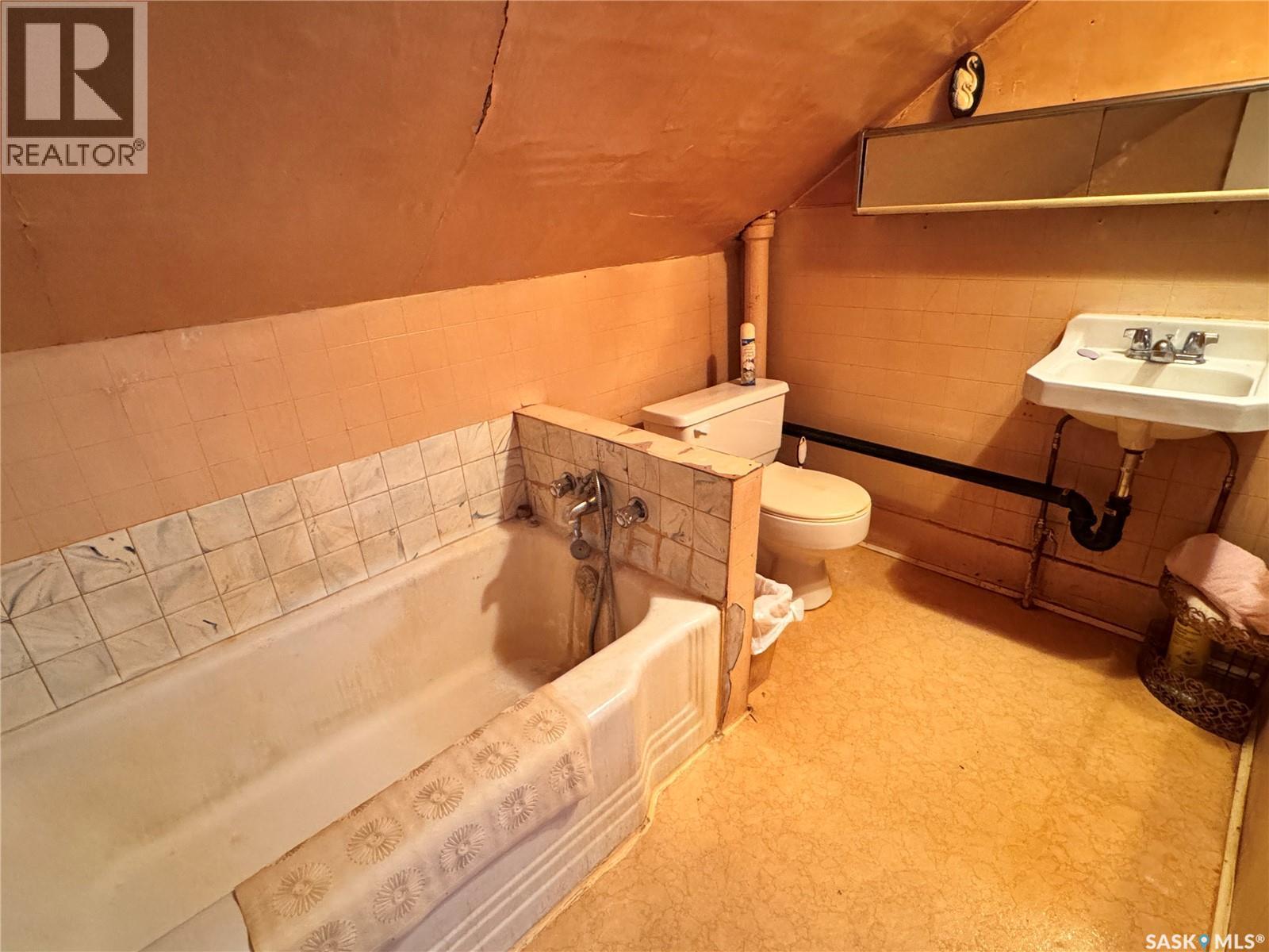 414 4th Avenue E, Biggar, Saskatchewan  S0K 0M0 - Photo 16 - SK050163