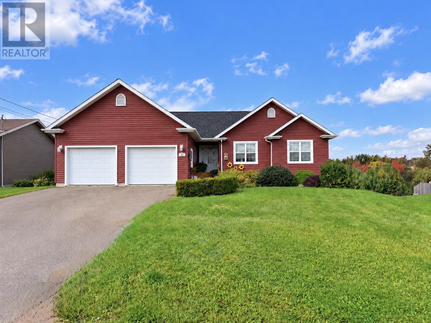 21 Hillside Meadows Drive, Cornwall, Prince Edward Island  C0A 1H4 - Photo 2 - 202624973