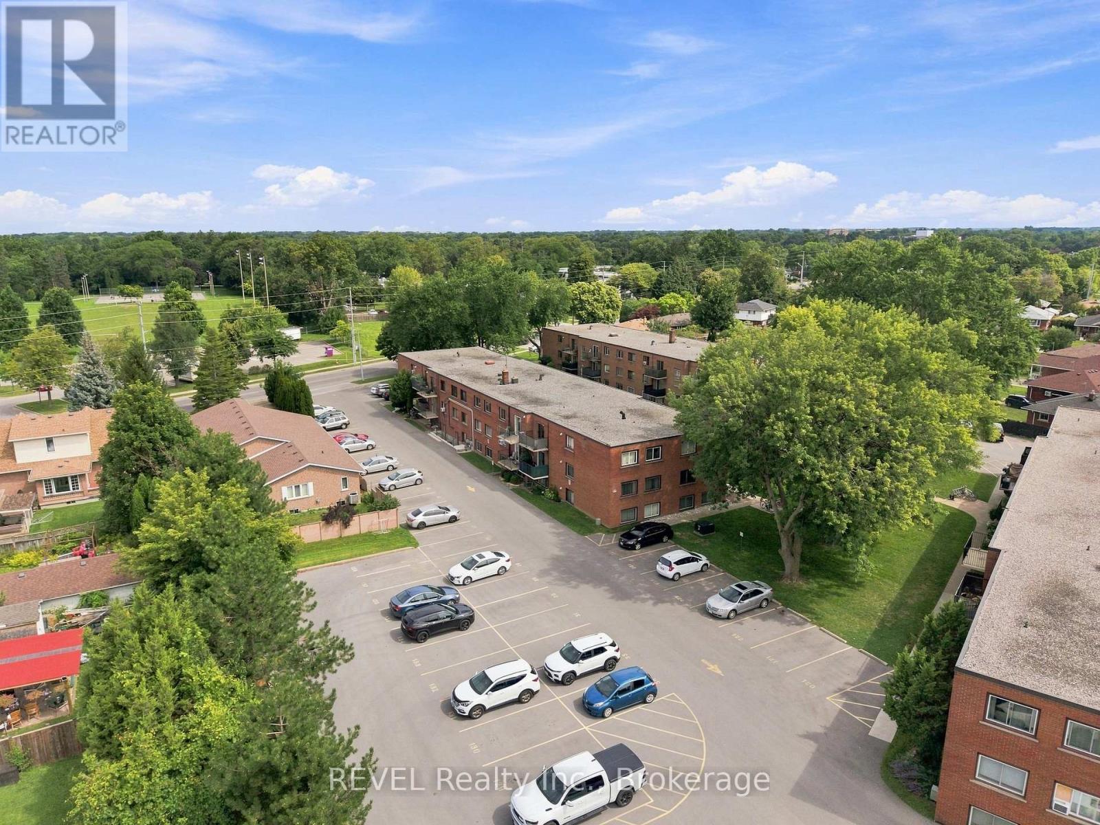 3 - 450 Carlton Street, St. Catharines, Ontario  L2M 4X1 - Photo 1 - X13855896