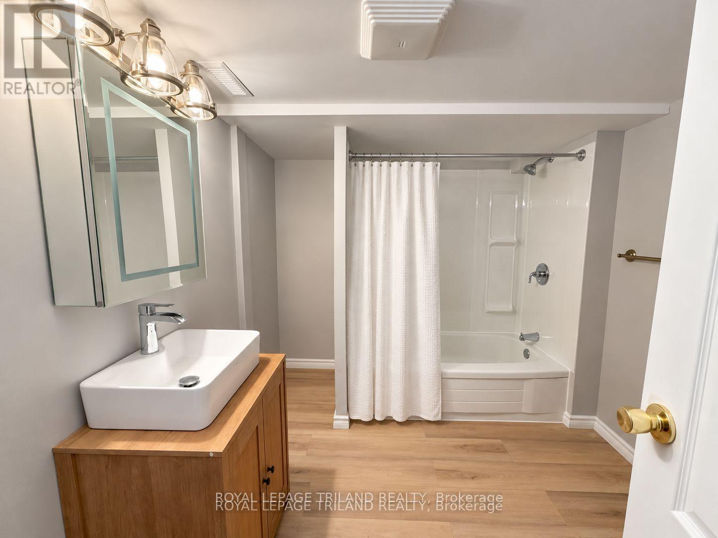 136 Adelaide Street N, London East, Ontario  N6B 3G8 - Photo 25 - X13737502