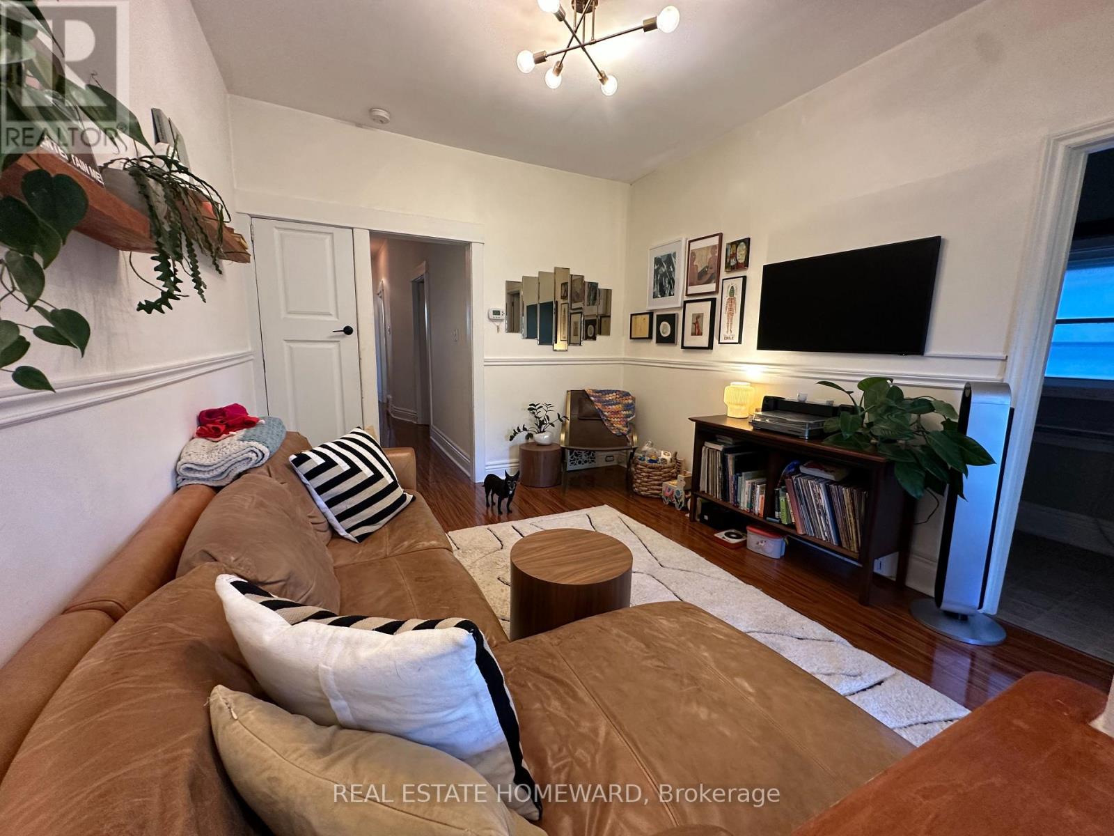 250 Rushton Road, Toronto, Ontario  M6G 3J5 - Photo 10 - C13855776