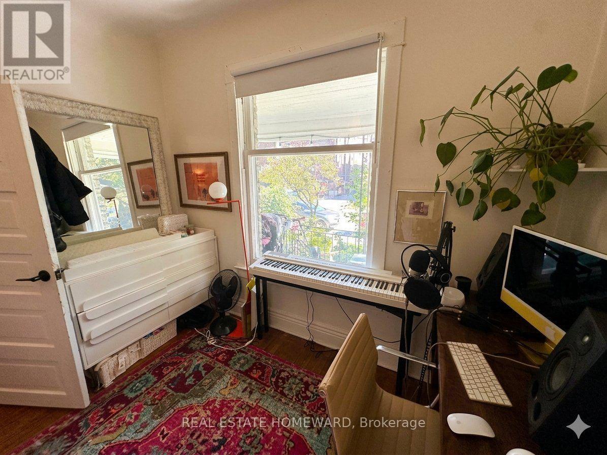 250 Rushton Road, Toronto, Ontario  M6G 3J5 - Photo 22 - C13855776