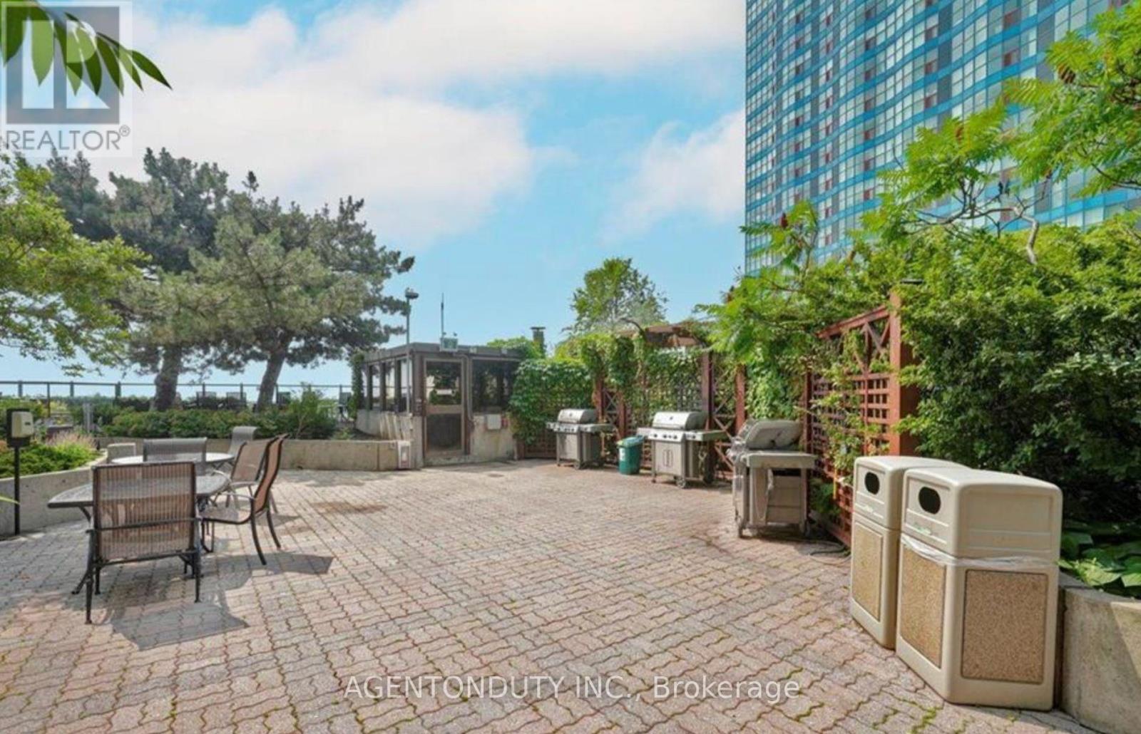 1605 - 65 Harbour Square, Toronto, Ontario  M5J 2L4 - Photo 13 - C13855814