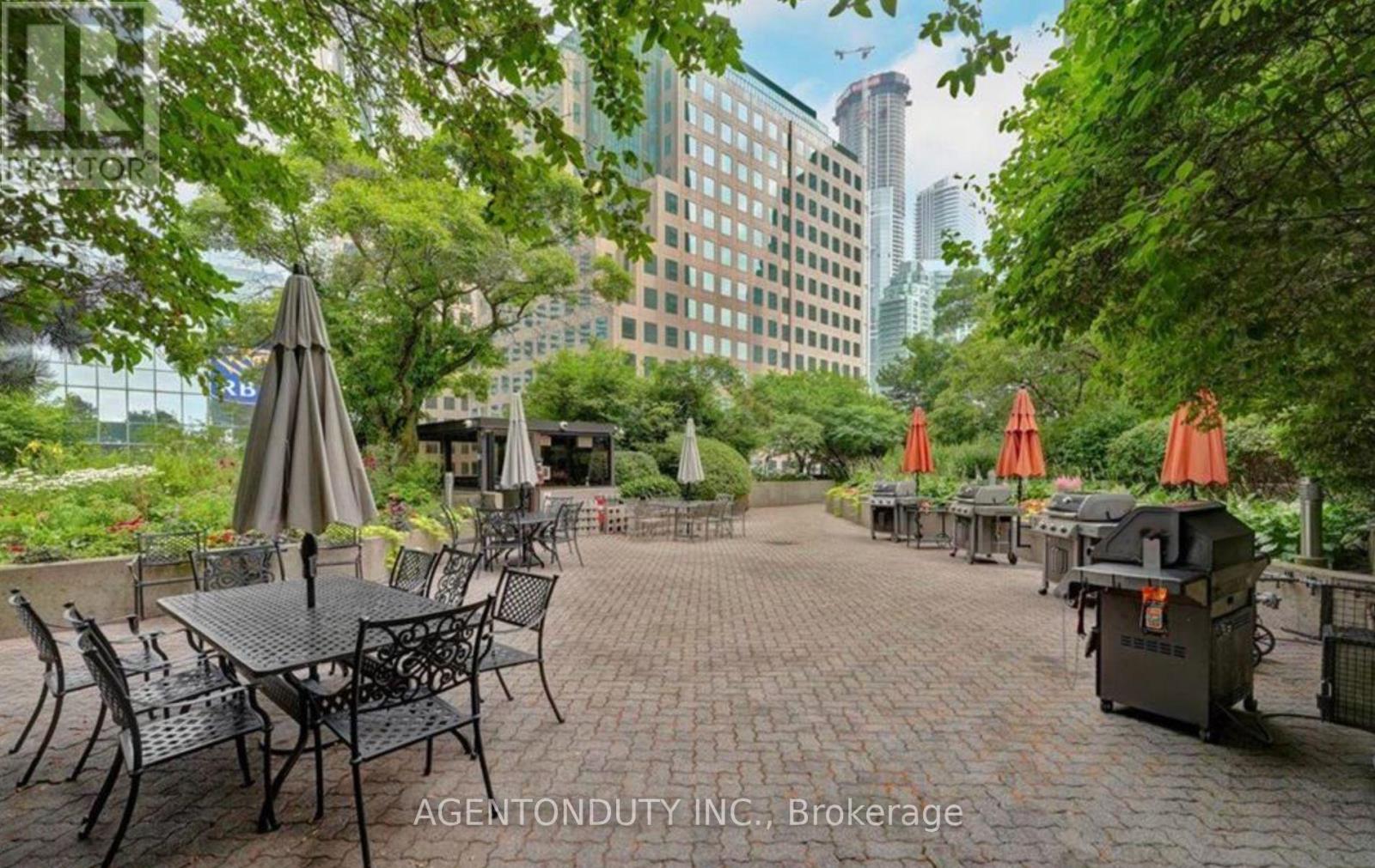1605 - 65 Harbour Square, Toronto, Ontario  M5J 2L4 - Photo 14 - C13855814