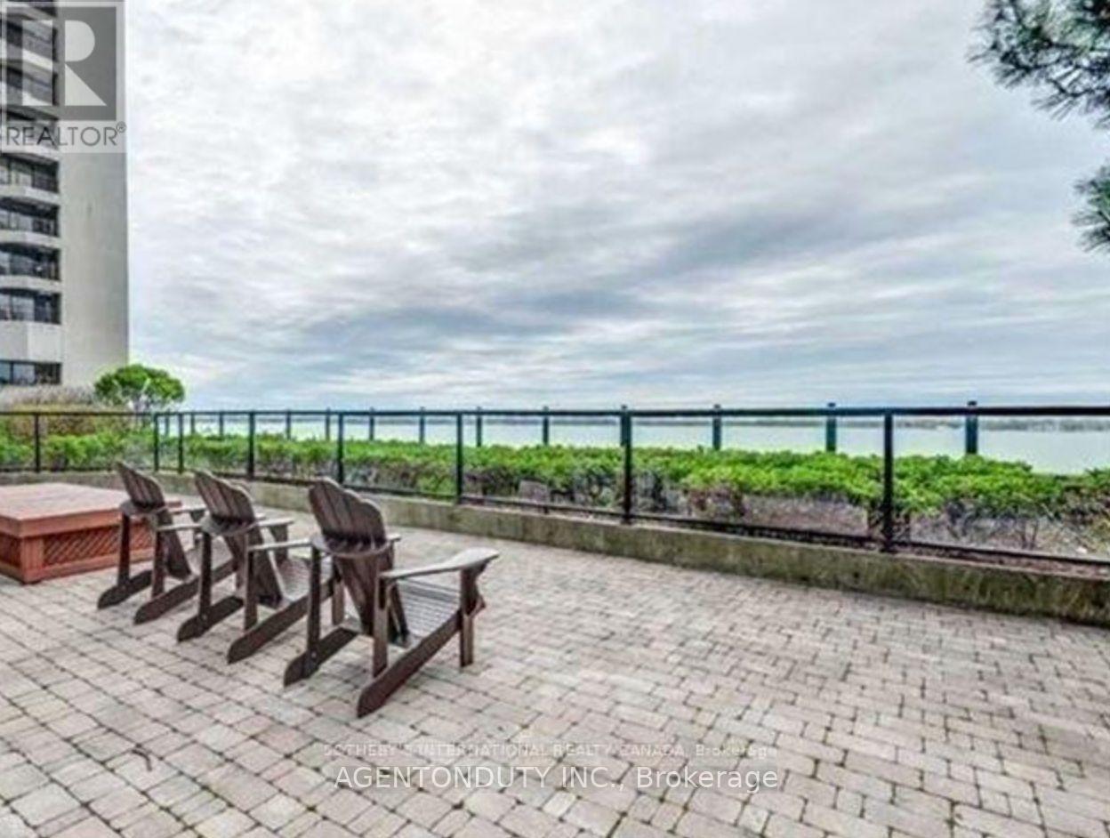 1605 - 65 Harbour Square, Toronto, Ontario  M5J 2L4 - Photo 15 - C13855814