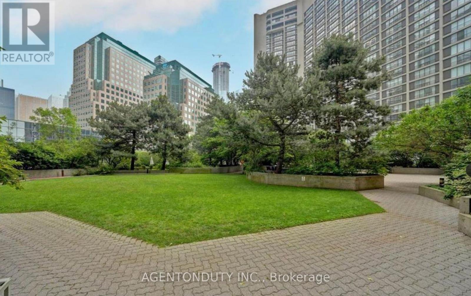 1605 - 65 Harbour Square, Toronto, Ontario  M5J 2L4 - Photo 16 - C13855814