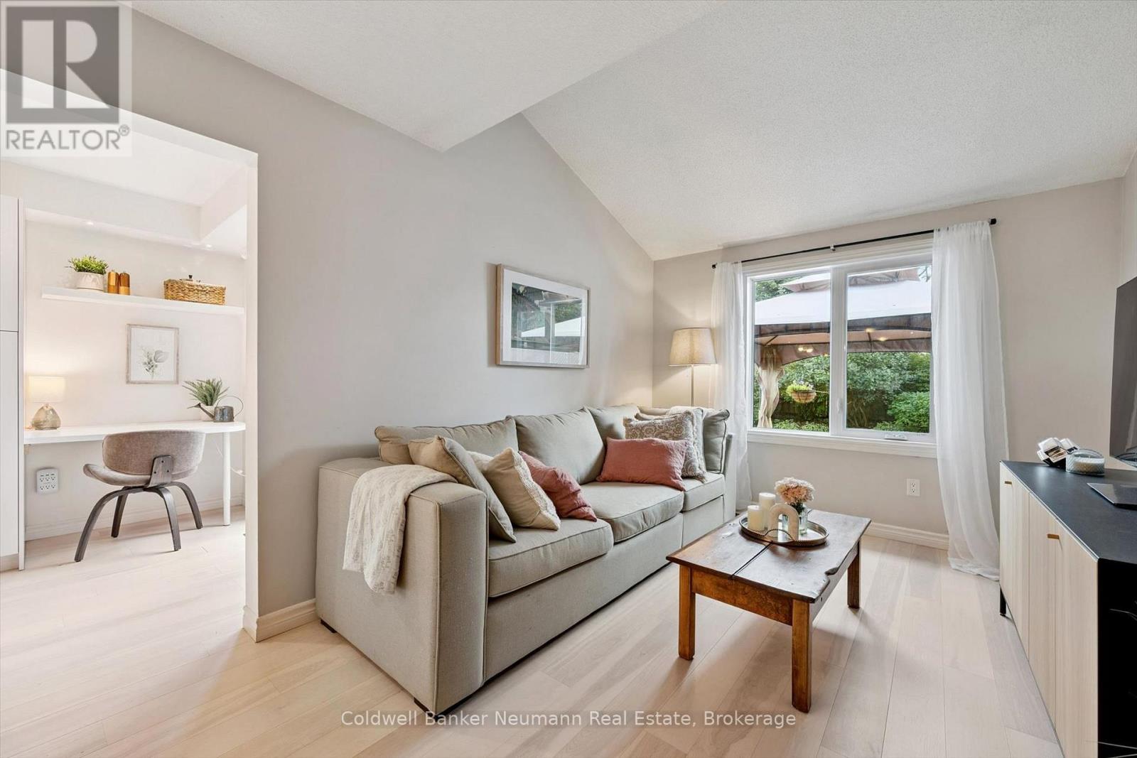 5 - 39 Ptarmigan Drive, Guelph, Ontario  N1C 1E8 - Photo 4 - X13855726