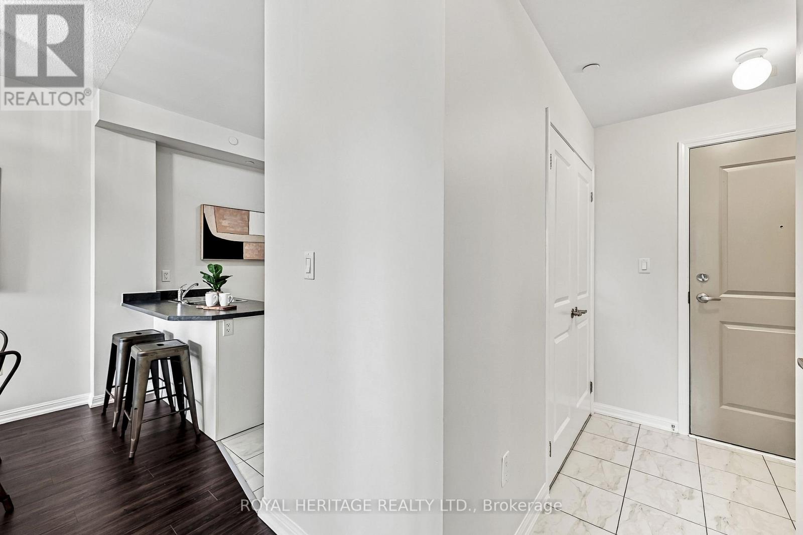 320 - 80 Aspen Springs Drive, Clarington (Bowmanville), Ontario  L1C 0V4 - Photo 9 - E13855662