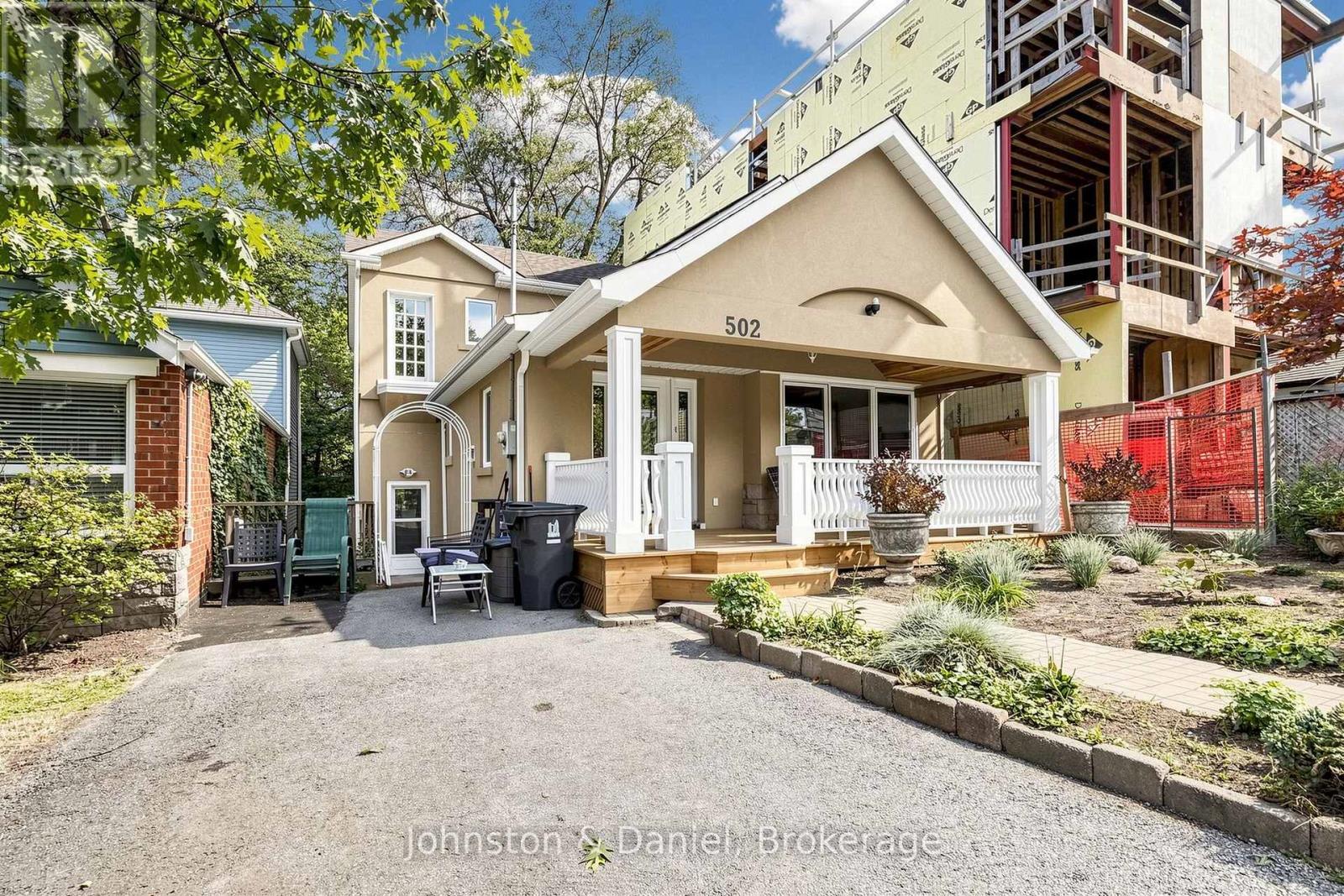 502 SCARBOROUGH ROAD Toronto (East End-Danforth) Ontario Canada M4E3N2 2