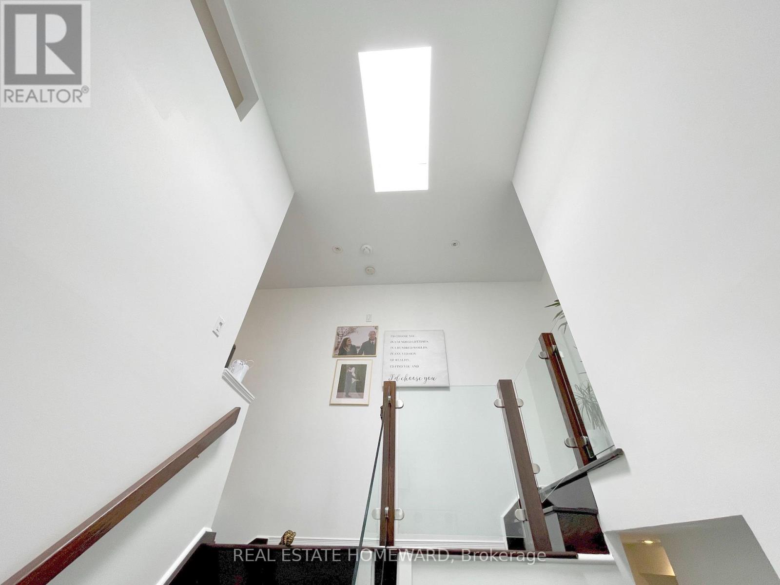 287 Kingswood Road, Toronto, Ontario  M4E 3N8 - Photo 15 - E13855794