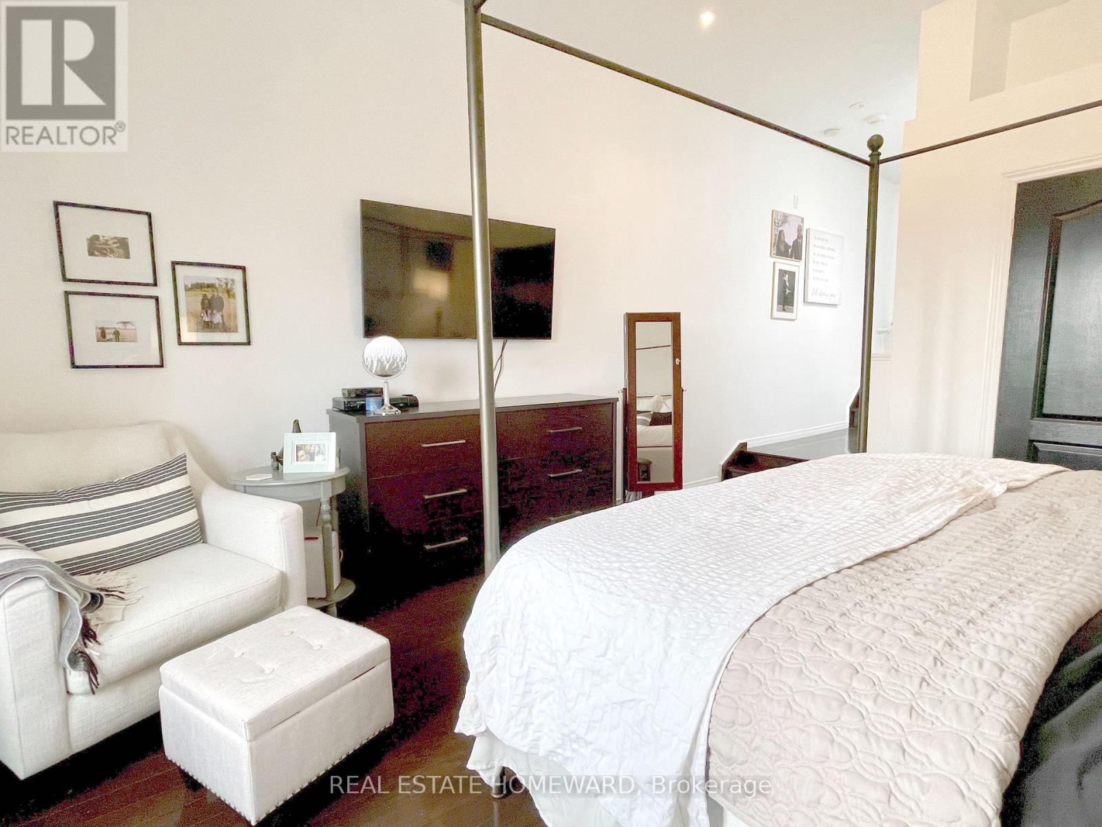 287 Kingswood Road, Toronto, Ontario  M4E 3N8 - Photo 17 - E13855794