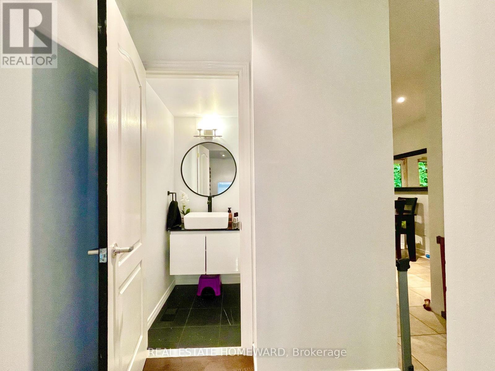 287 Kingswood Road, Toronto, Ontario  M4E 3N8 - Photo 6 - E13855794