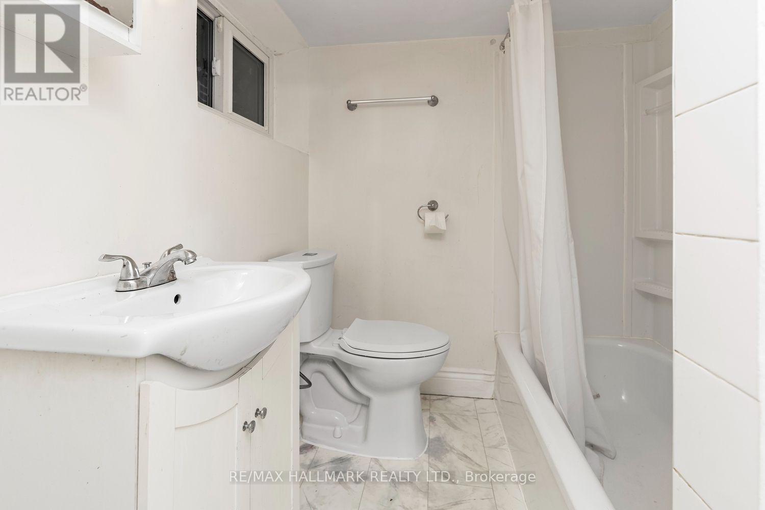 31 Thora Avenue, Toronto, Ontario  M1L 2P7 - Photo 11 - E13855862