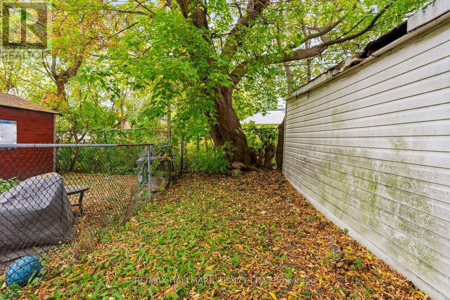 31 Thora Avenue, Toronto, Ontario  M1L 2P7 - Photo 26 - E13855862